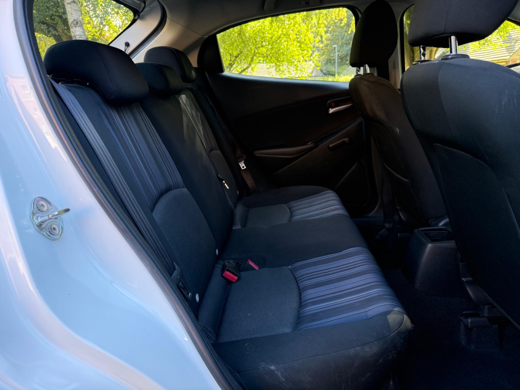 Mazda MAZDA2 - Image 14