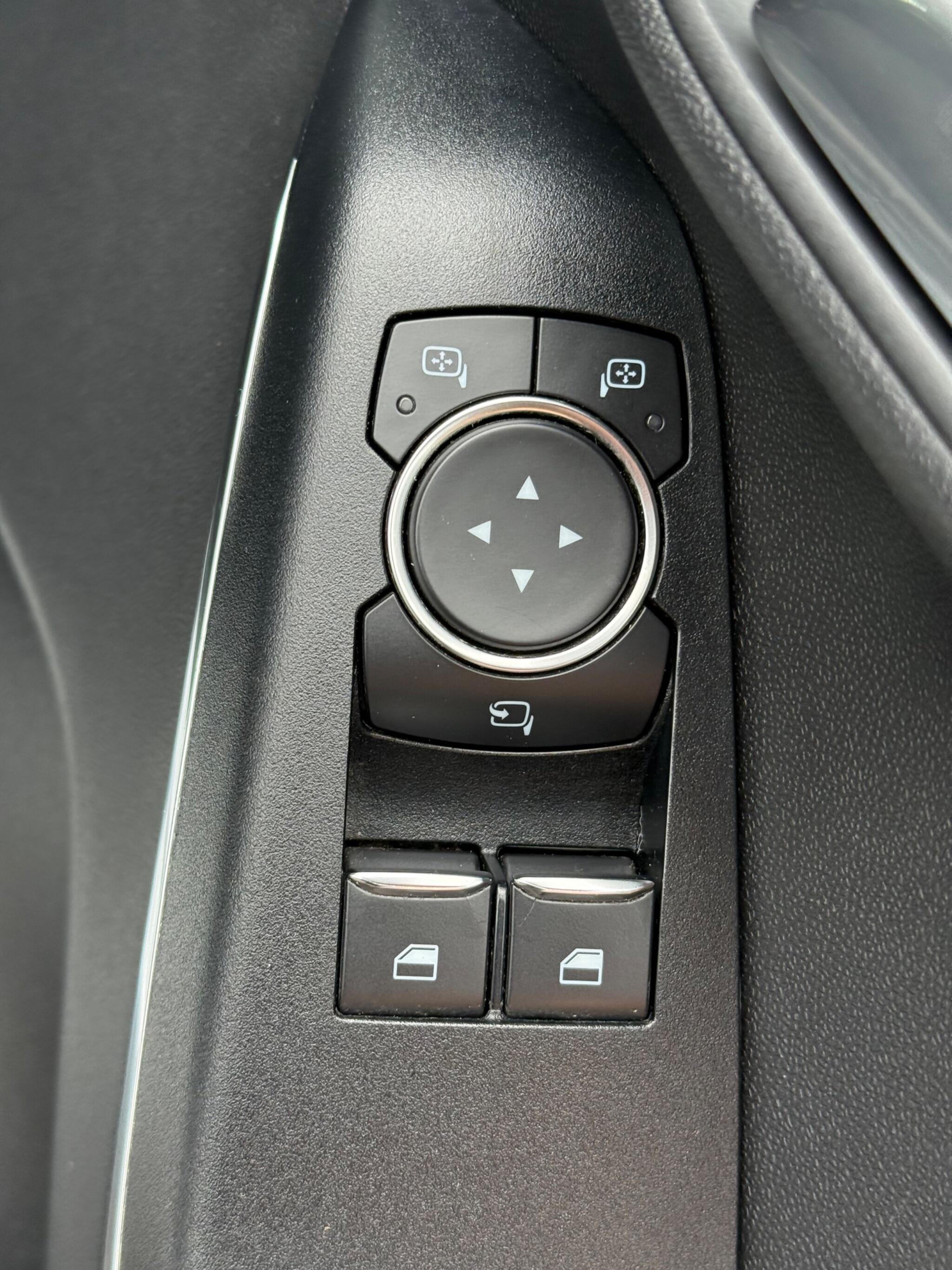 Ford Fiesta - Image 16