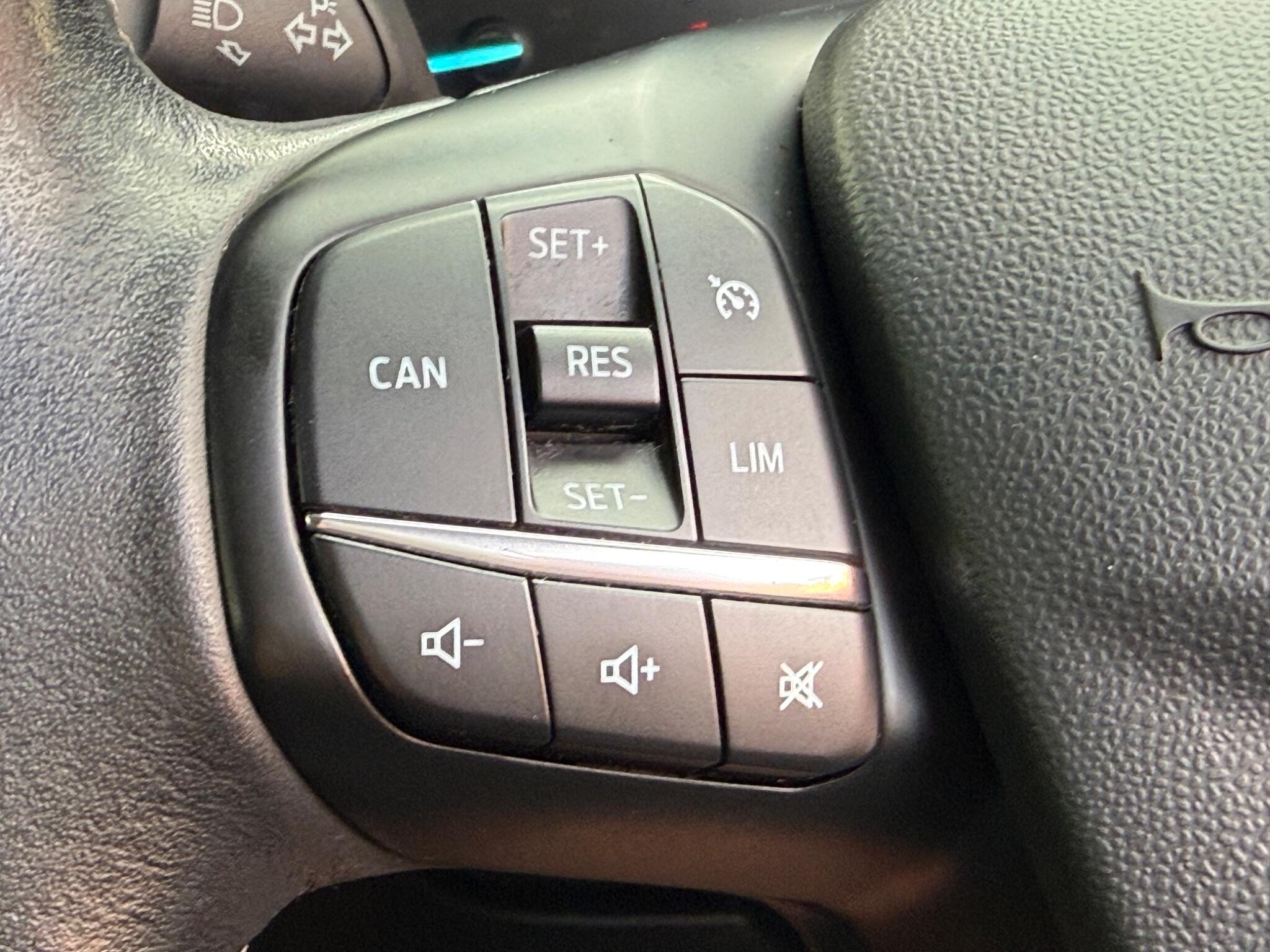 Ford Fiesta - Image 19