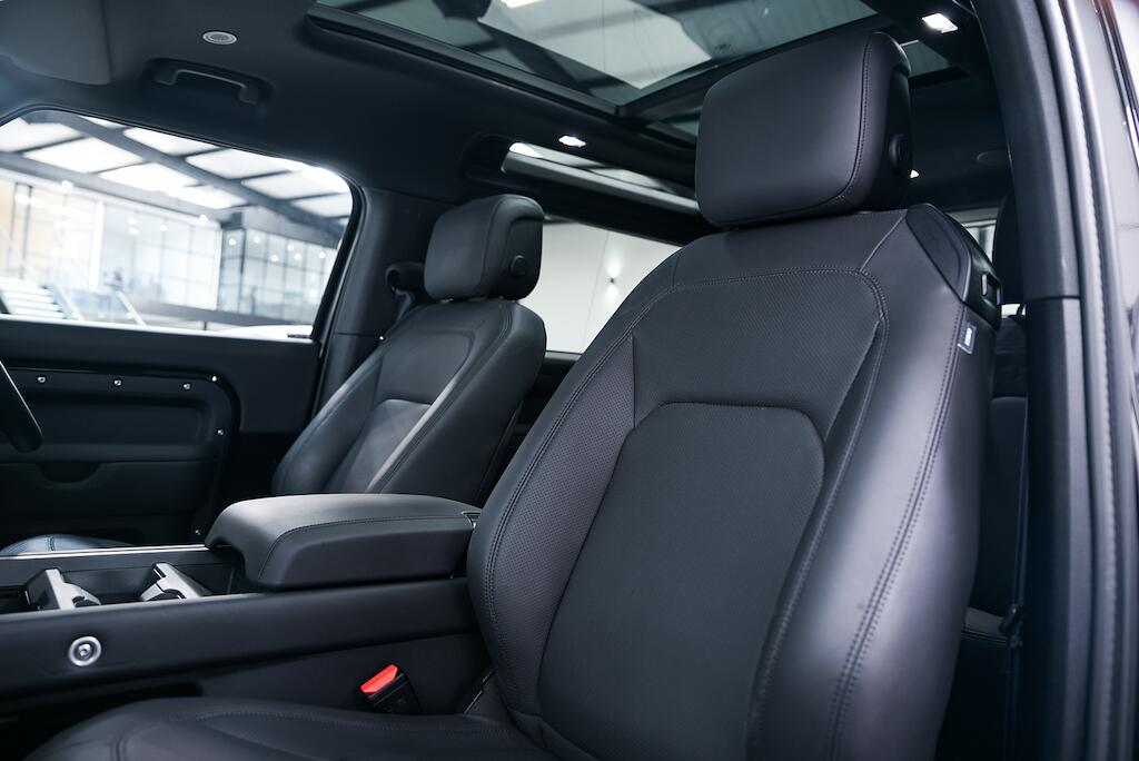 Land Rover Defender 90 - Image 16