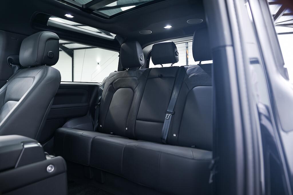 Land Rover Defender 90 - Image 17