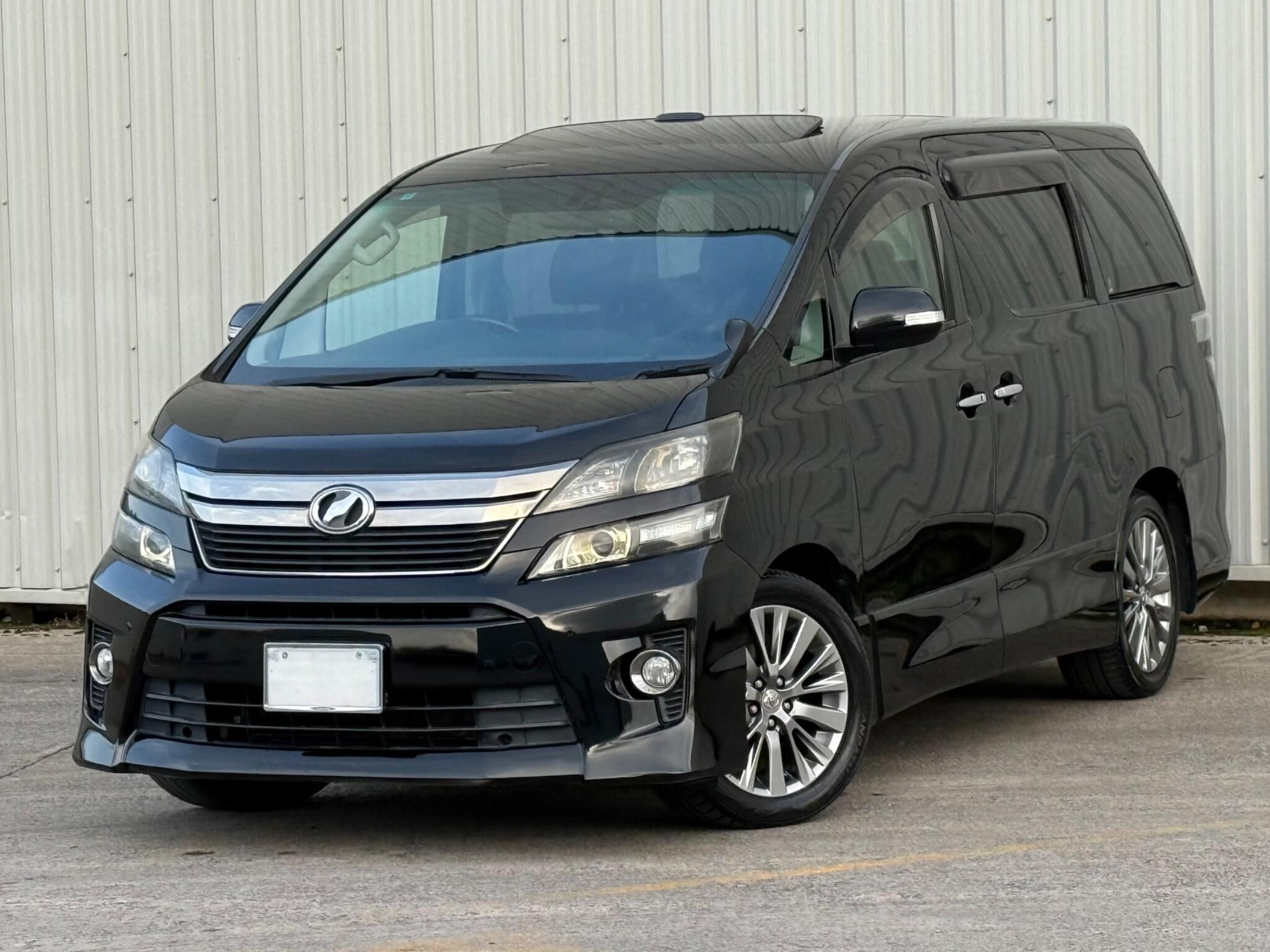 Toyota Vellfire - Image 7