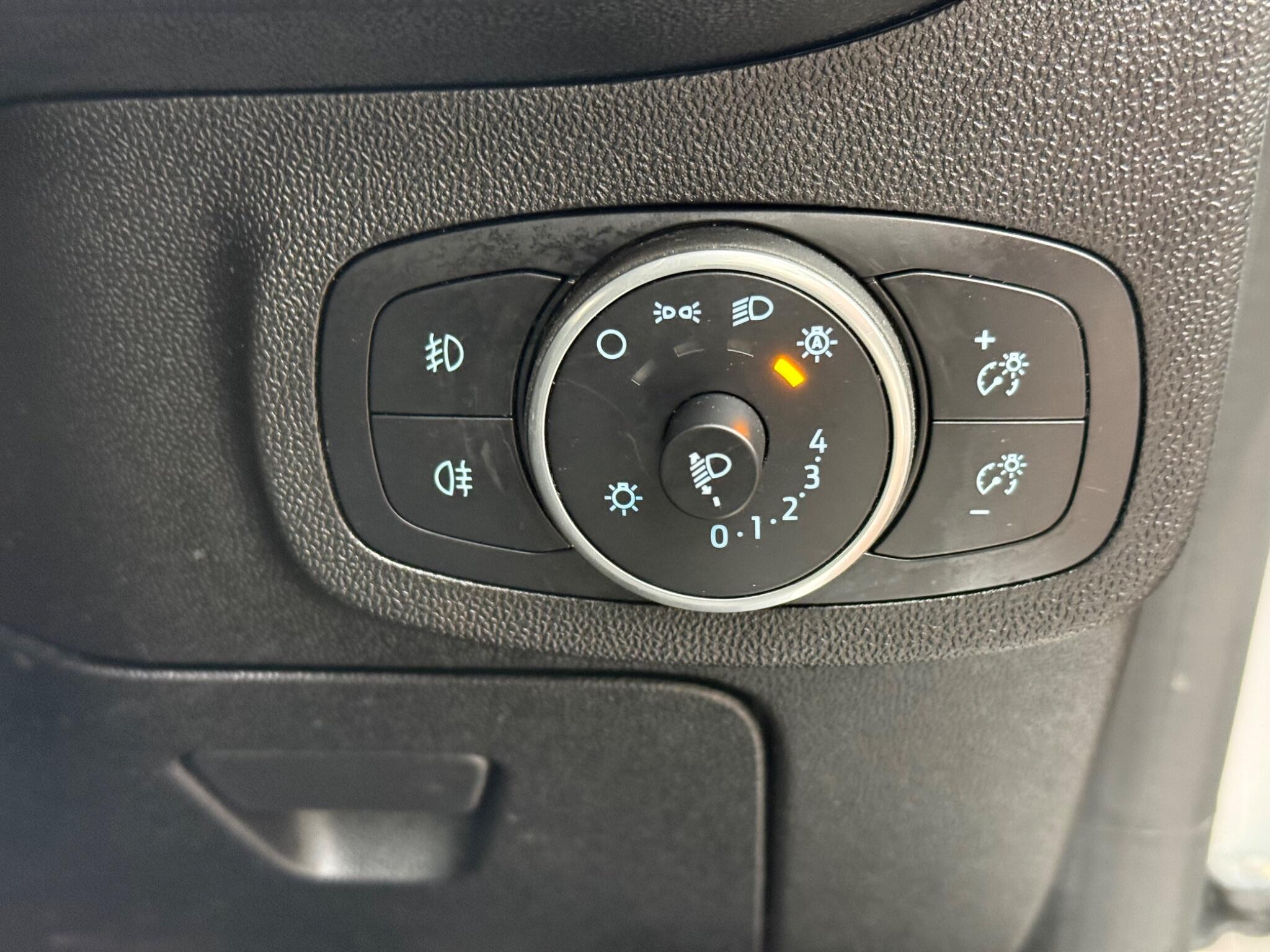 Ford Fiesta - Image 16