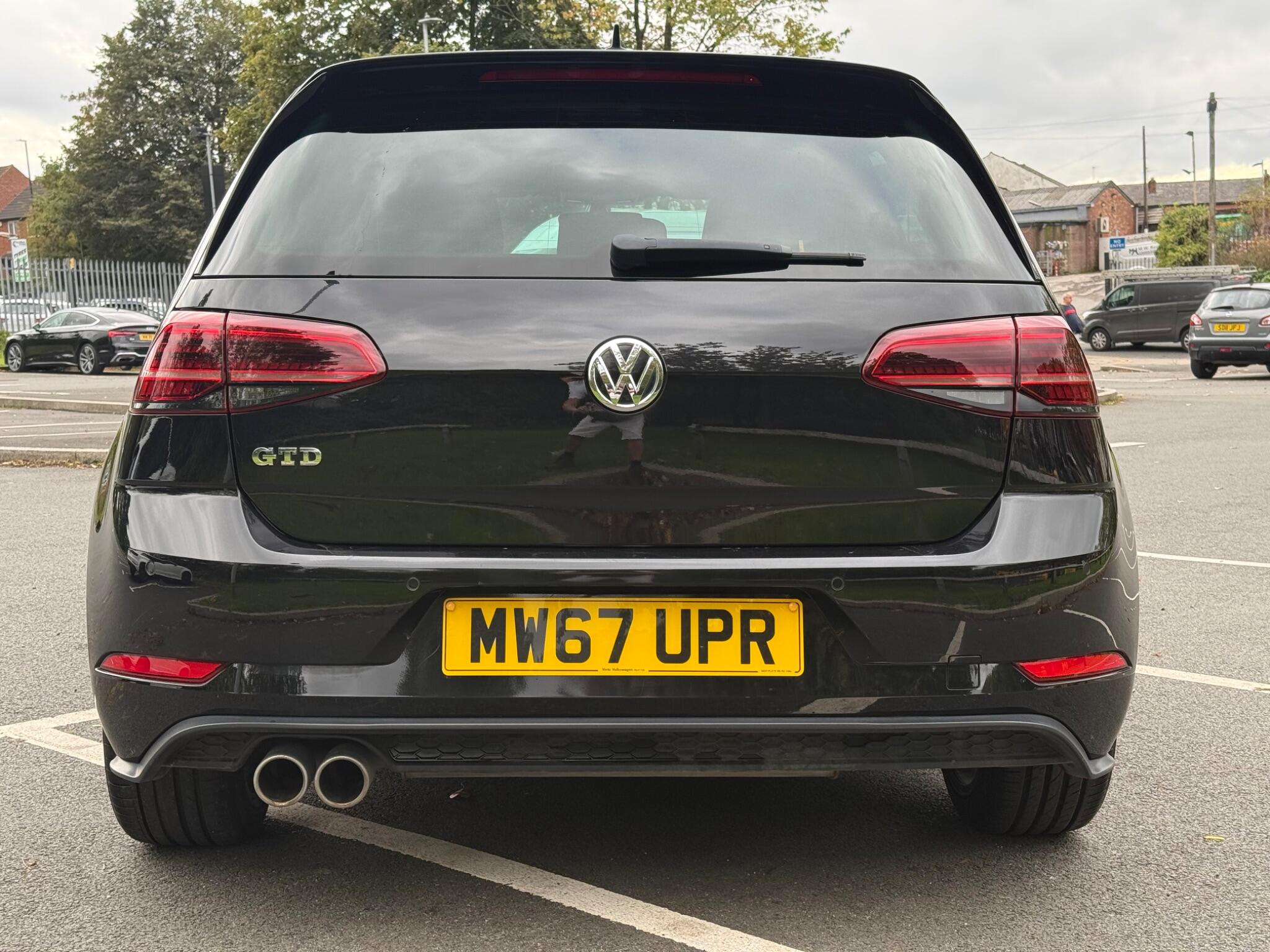 Volkswagen Golf - Image 4
