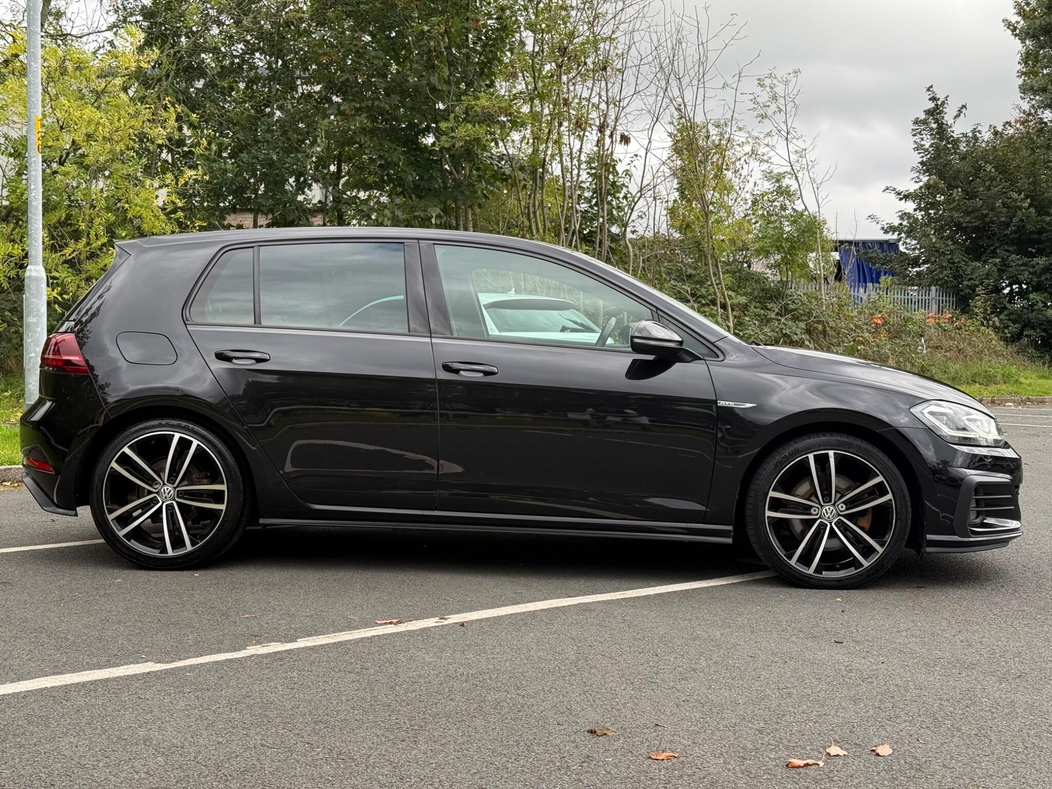 Volkswagen Golf - Image 8