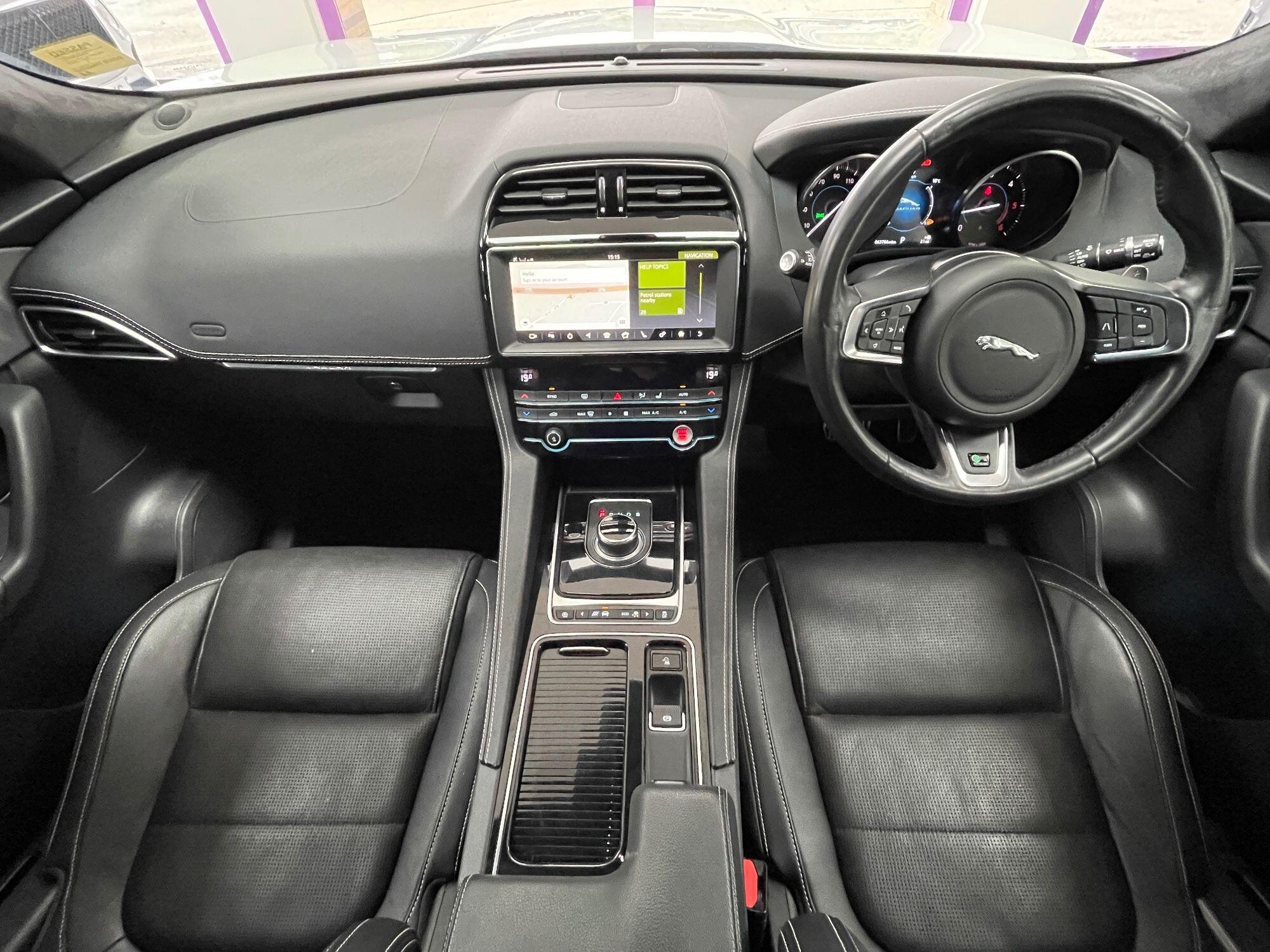Jaguar F-Pace - Image 2
