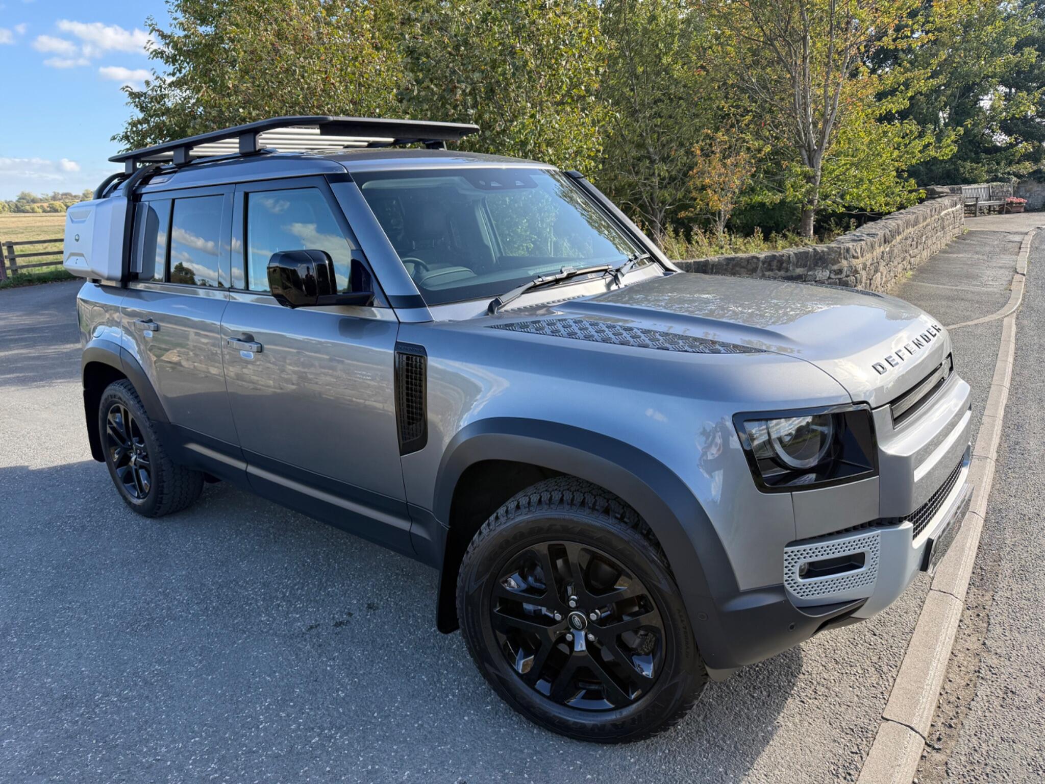 Land Rover Defender 110