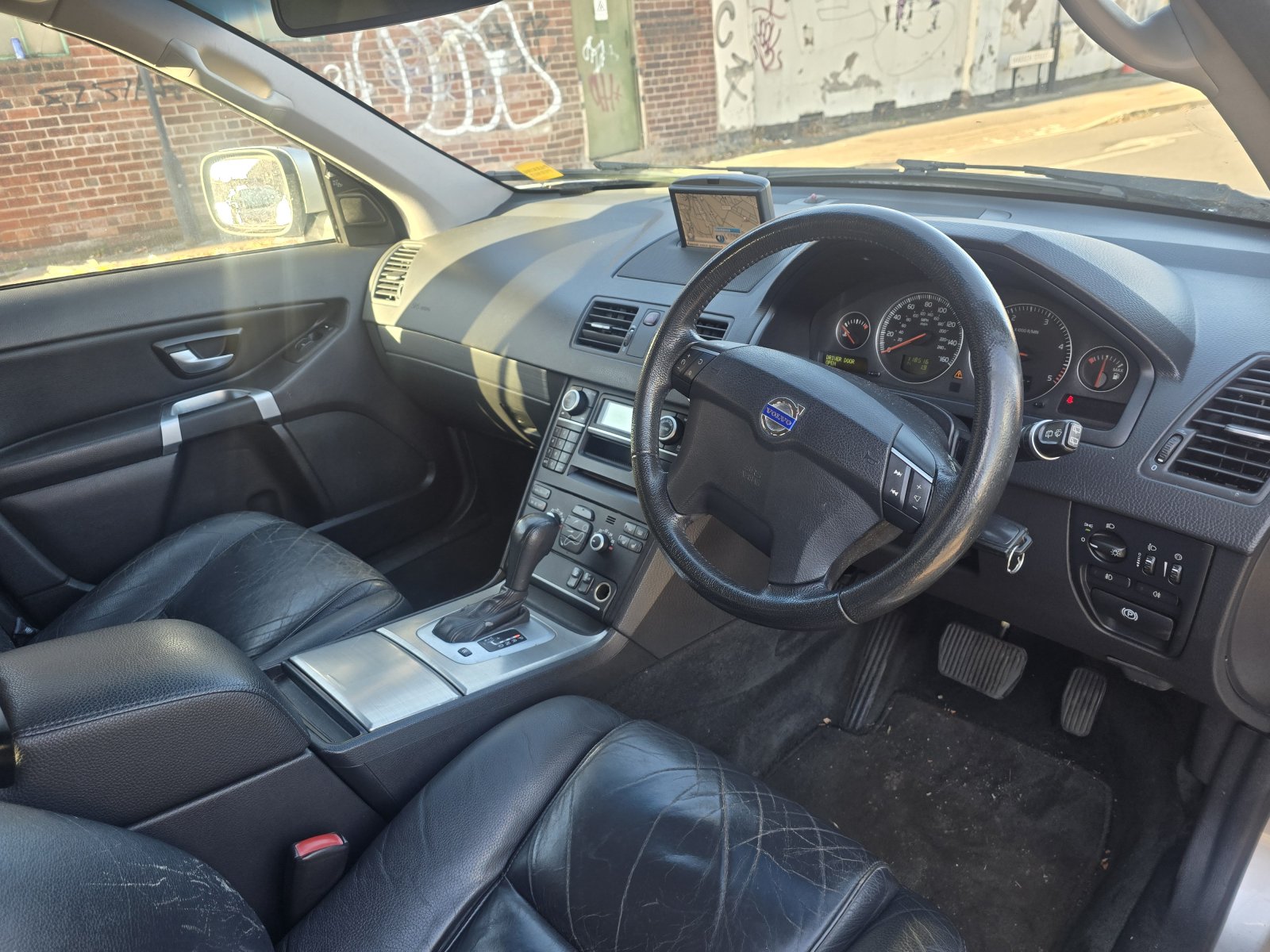 Volvo XC90 - Image 10