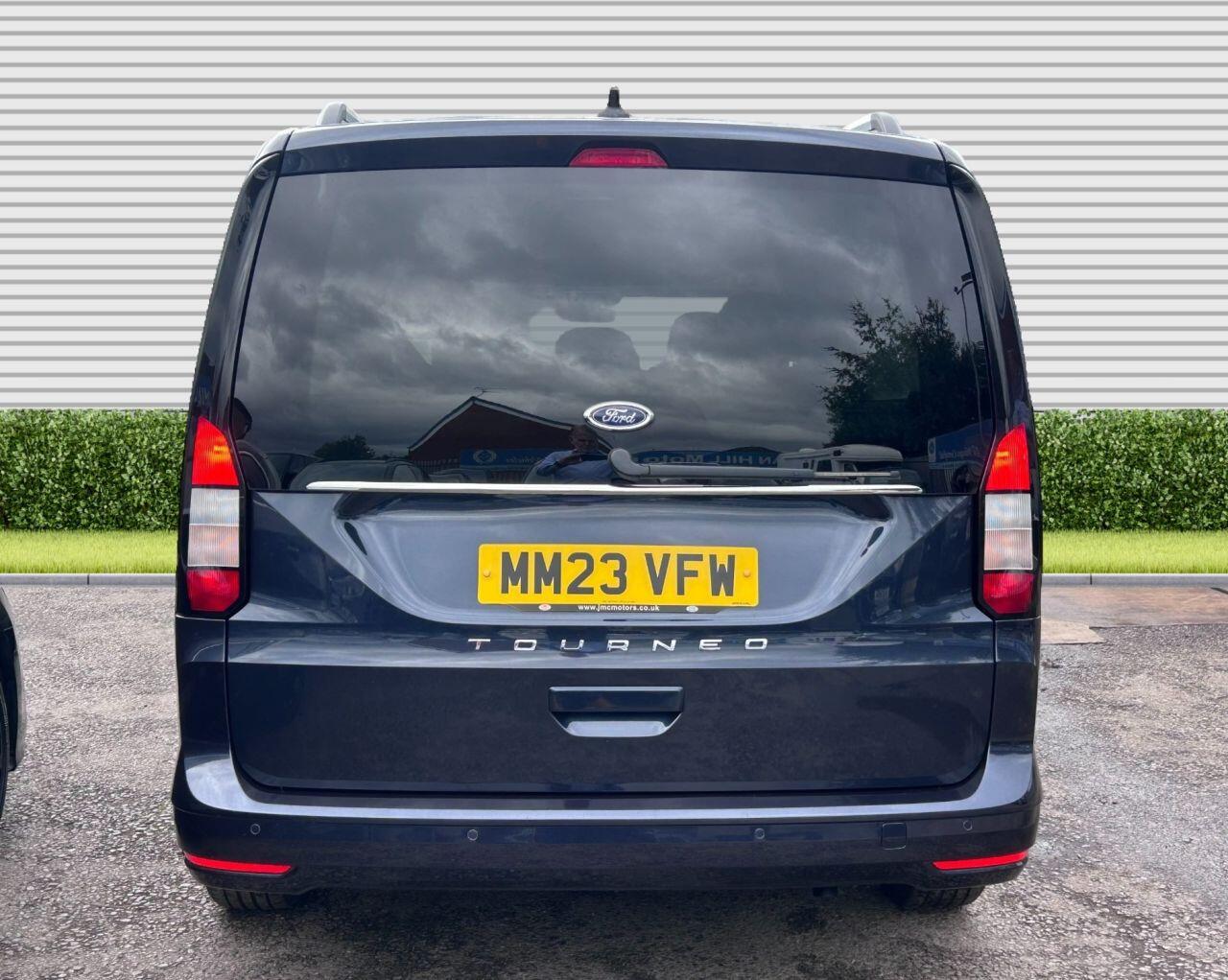 Ford Grand Tourneo Connect - Image 18