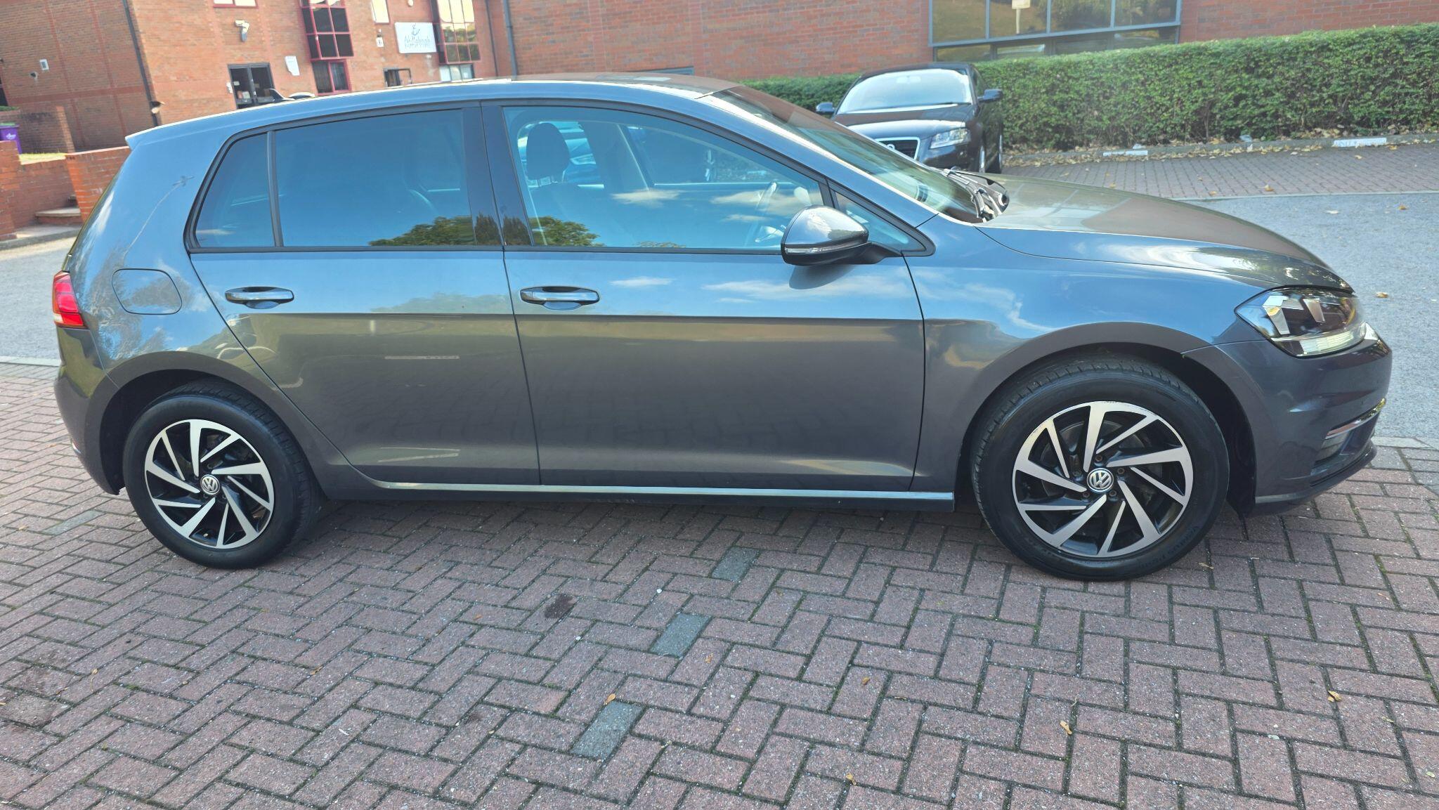 Volkswagen Golf - Image 4