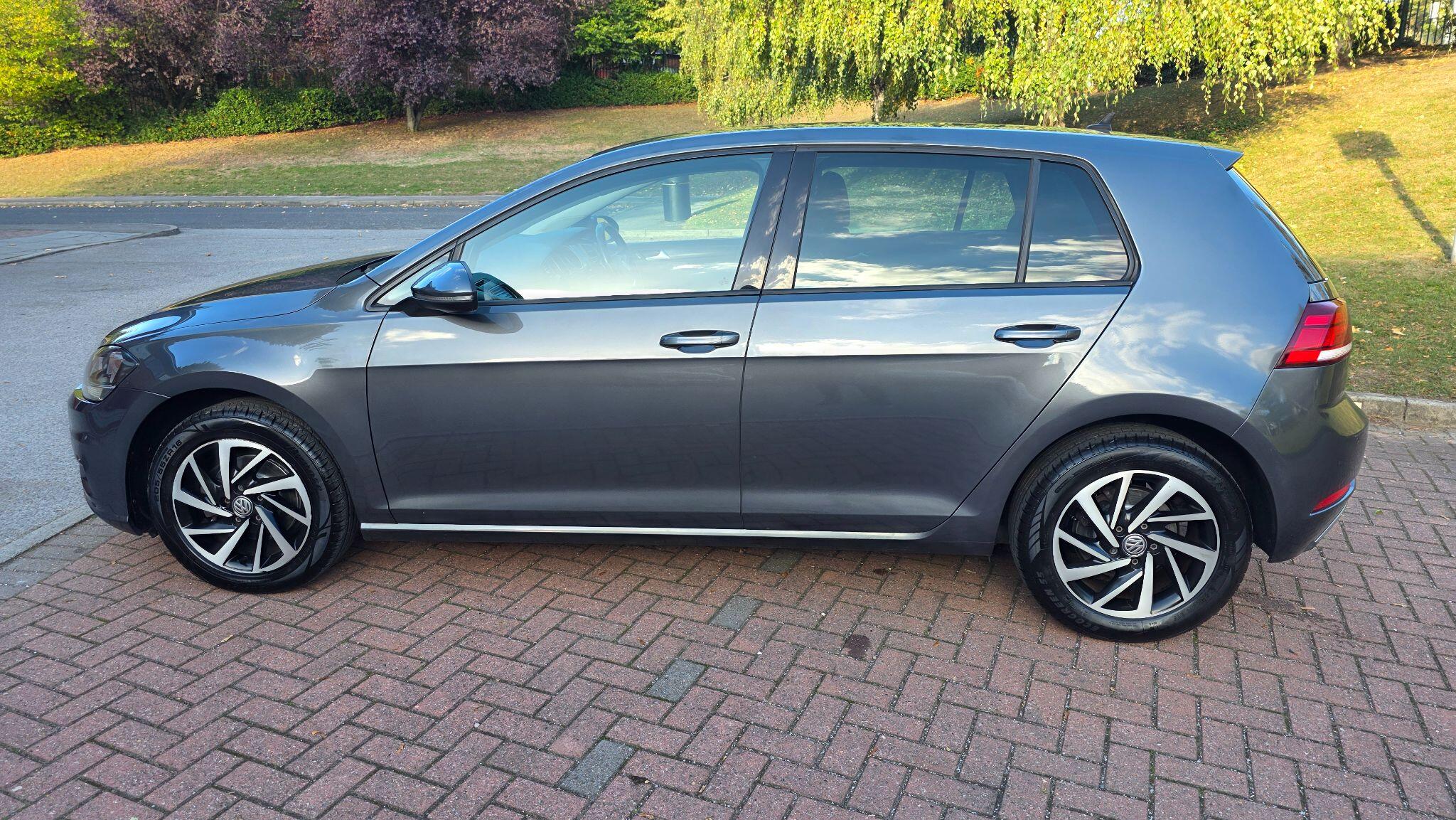 Volkswagen Golf - Image 13