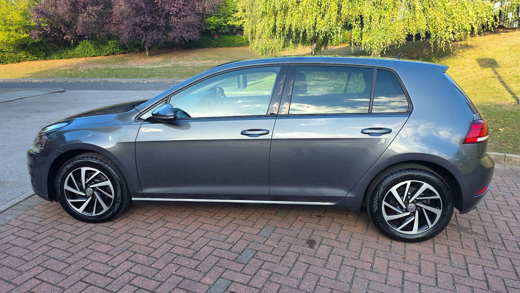 Volkswagen Golf - Image 14