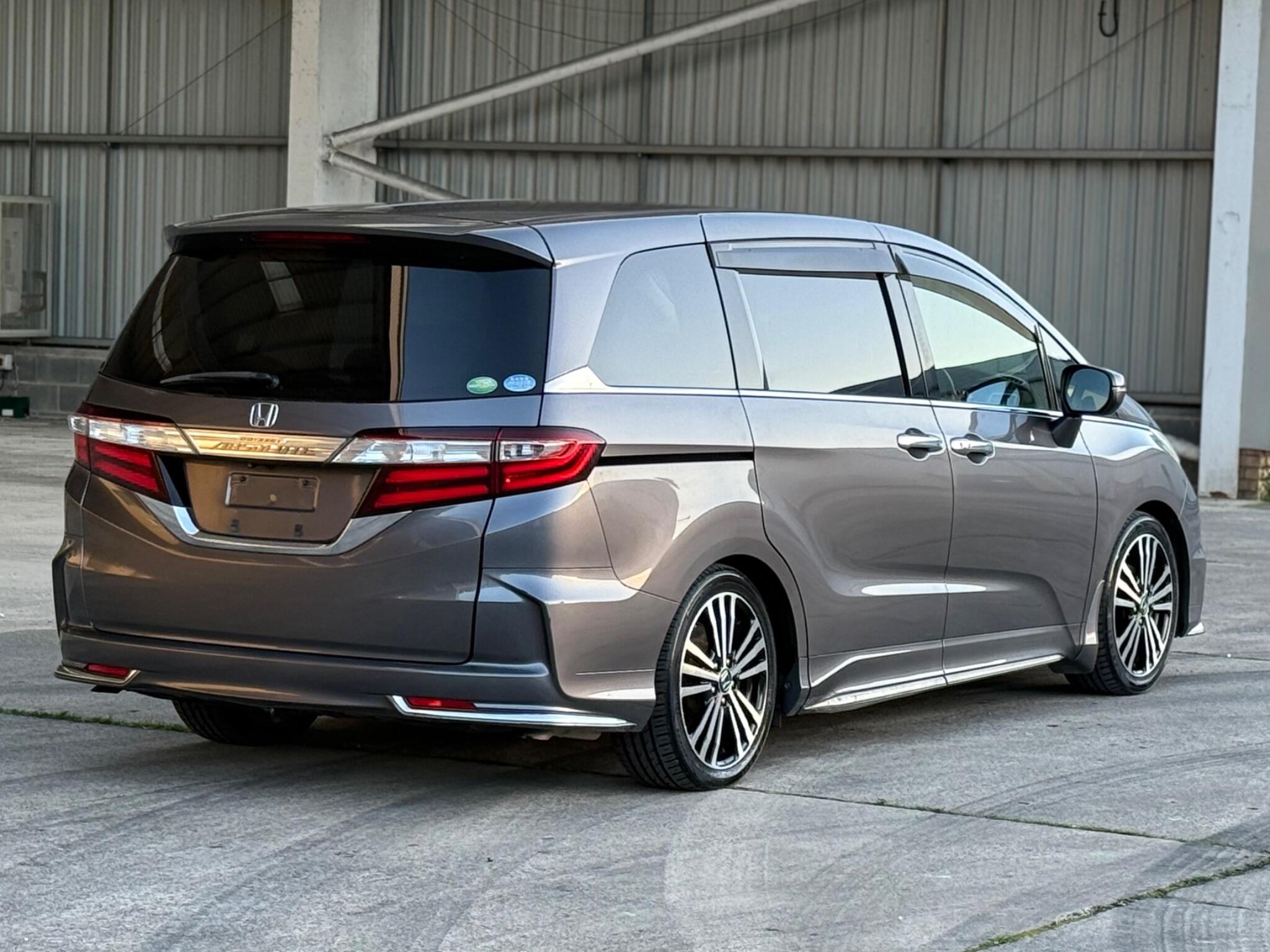 Honda Odyssey - Image 17