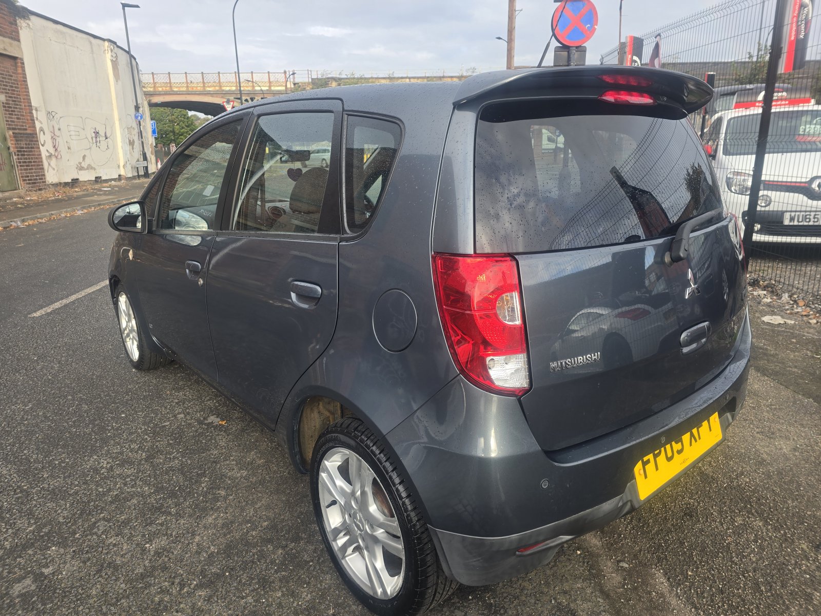 Mitsubishi Colt - Image 9