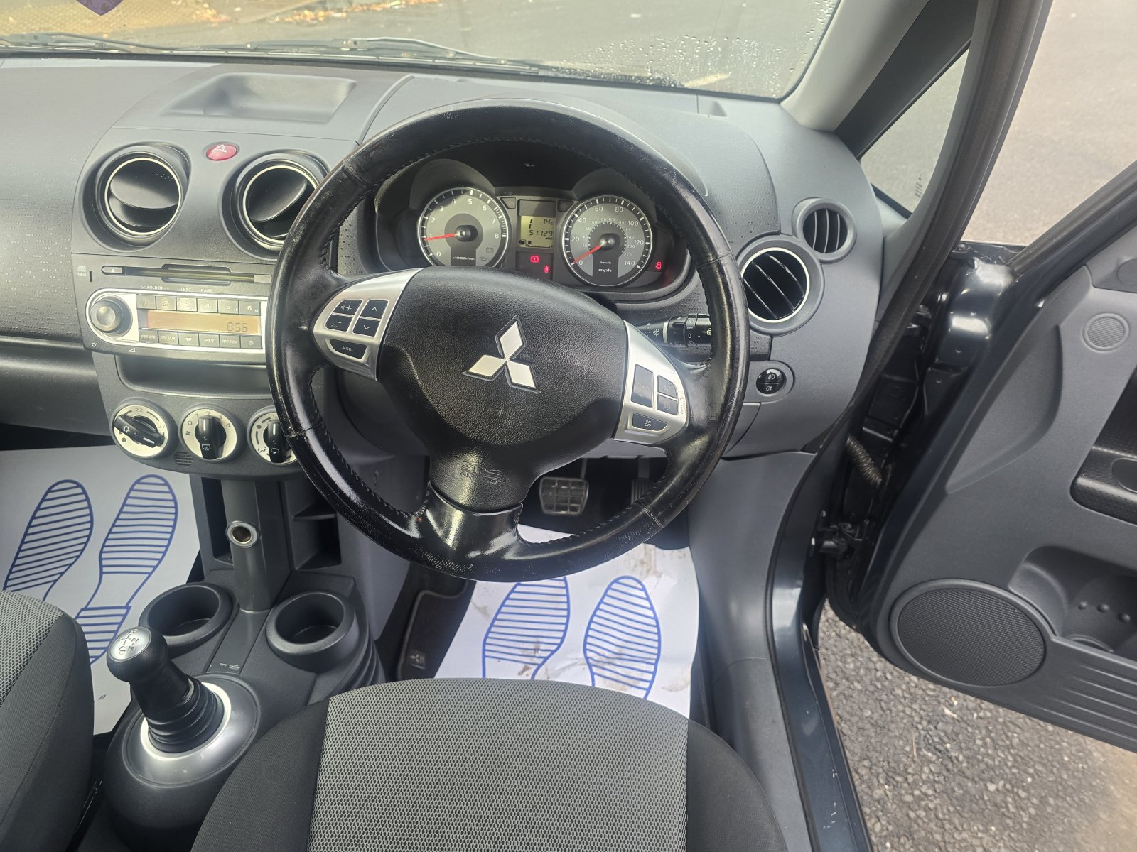 Mitsubishi Colt - Image 12