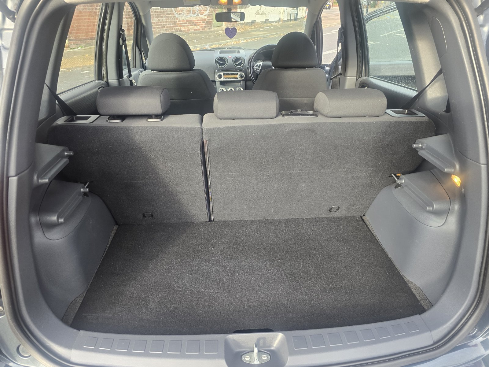 Mitsubishi Colt - Image 13