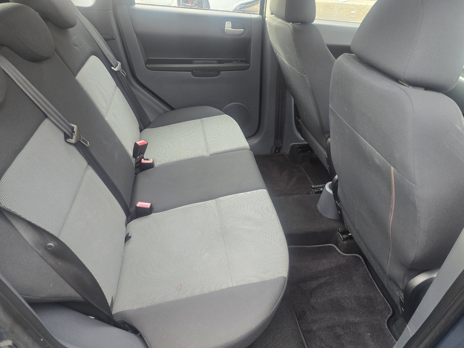 Mitsubishi Colt - Image 15