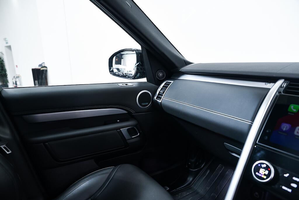 Land Rover Discovery - Image 15