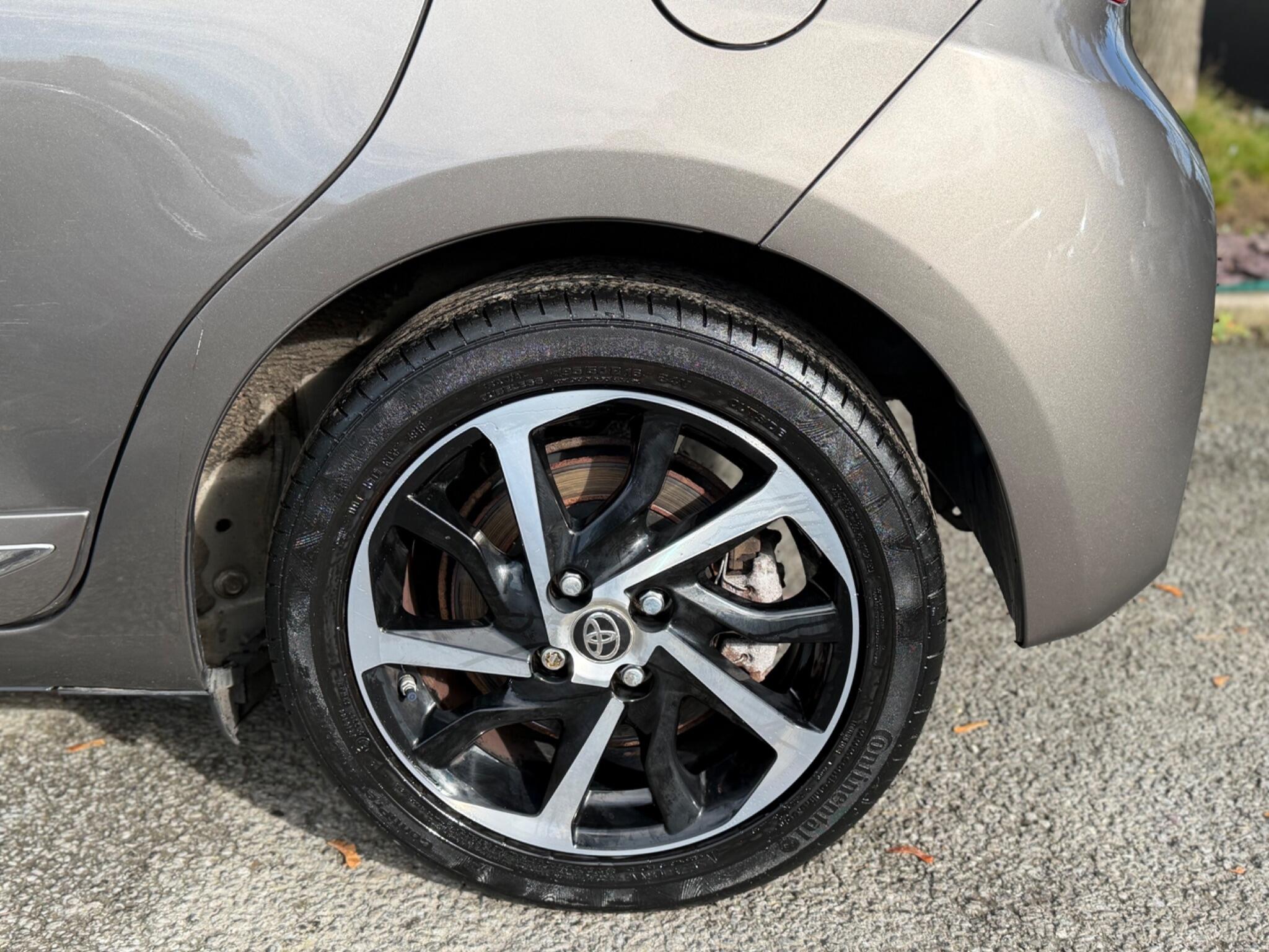 Toyota Yaris - Image 13