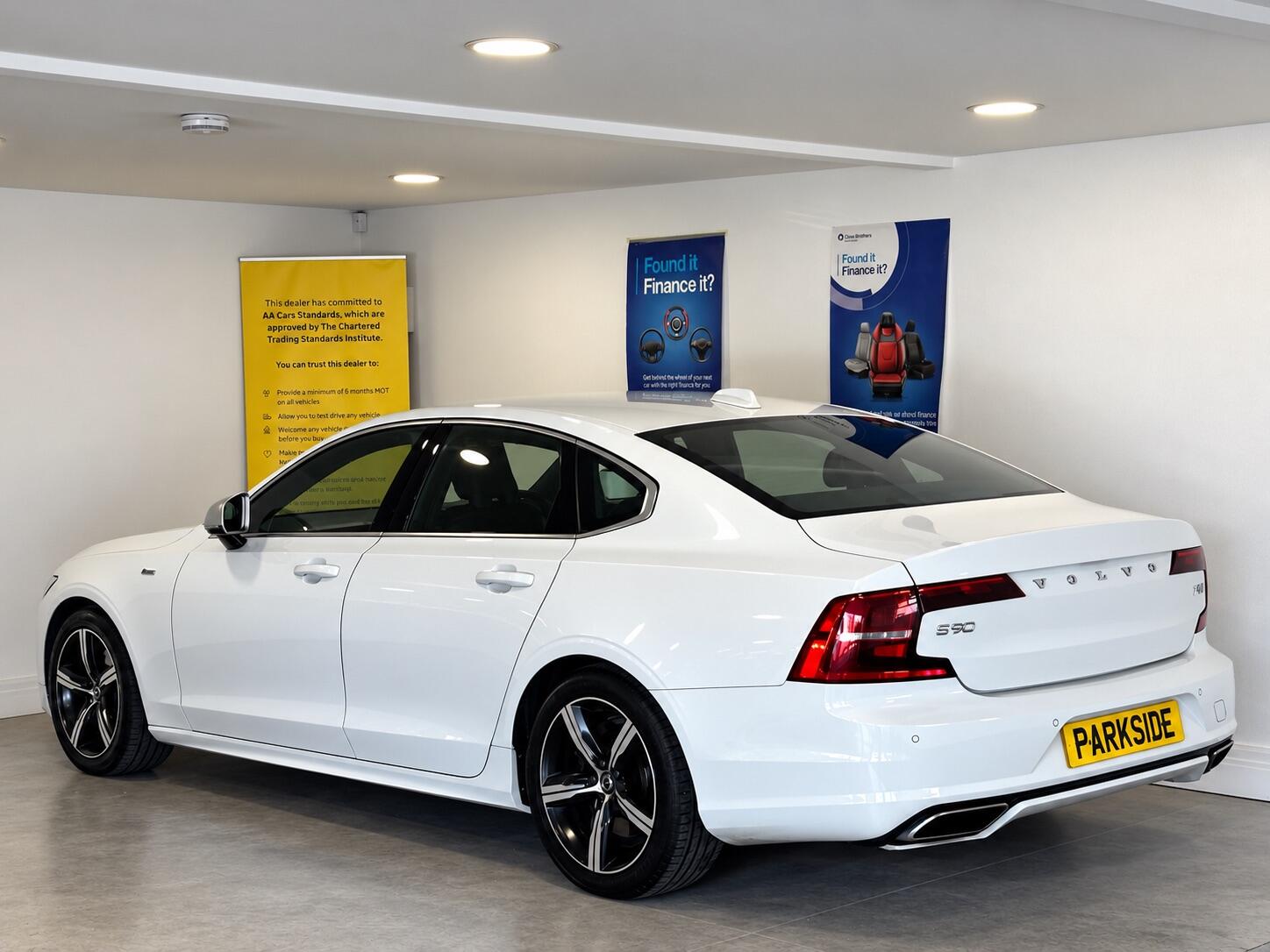 Volvo S90 - Image 4