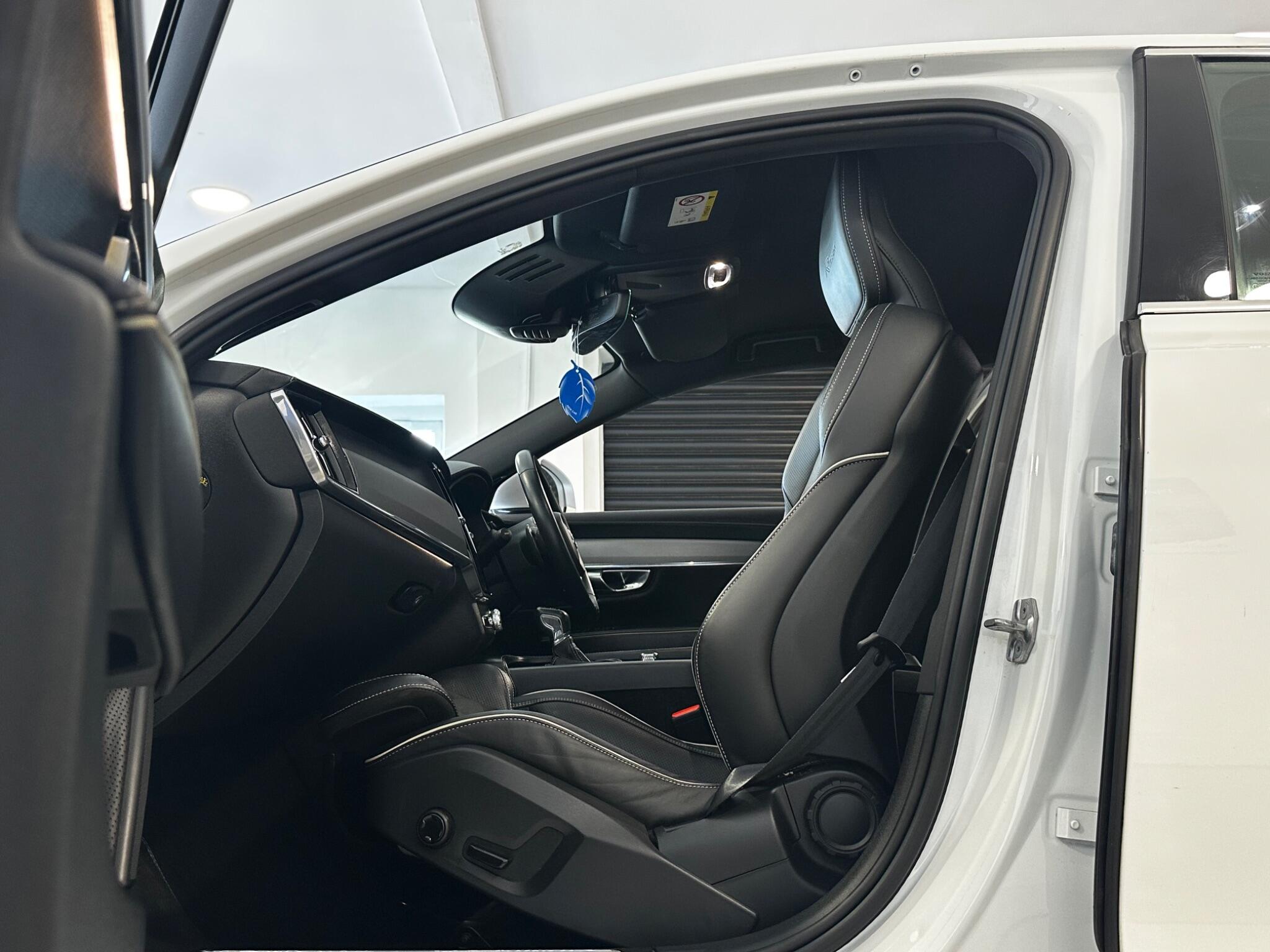 Volvo S90 - Image 15