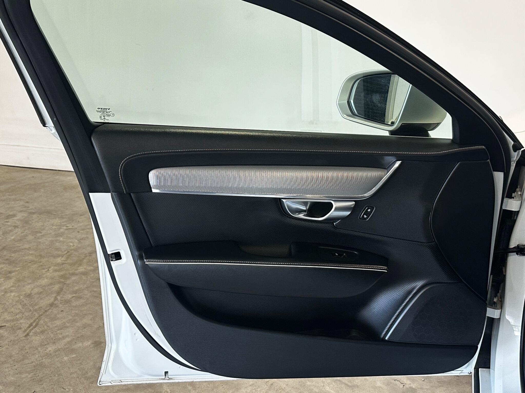 Volvo S90 - Image 16