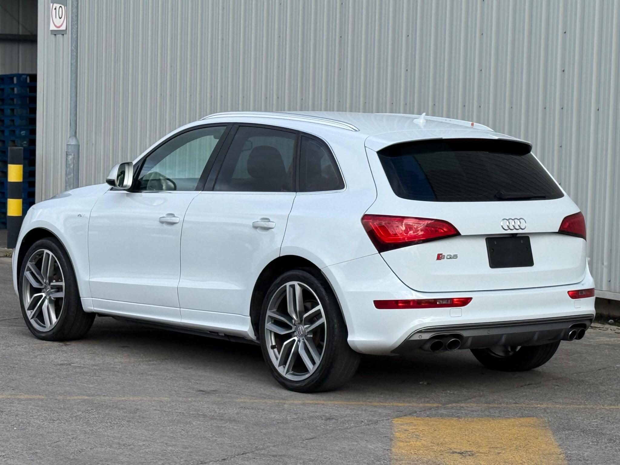 Audi SQ5 - Image 11