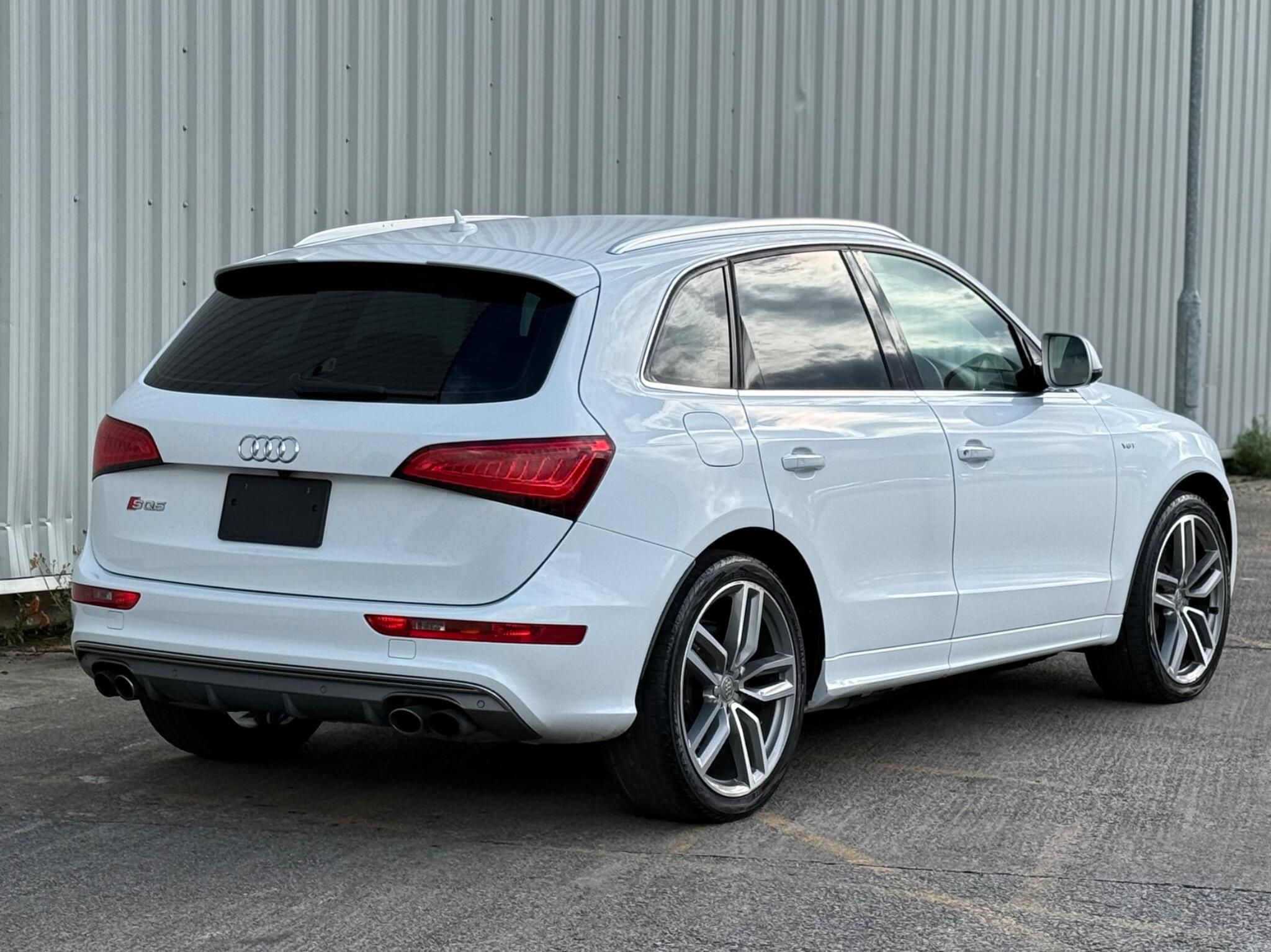 Audi SQ5 - Image 20