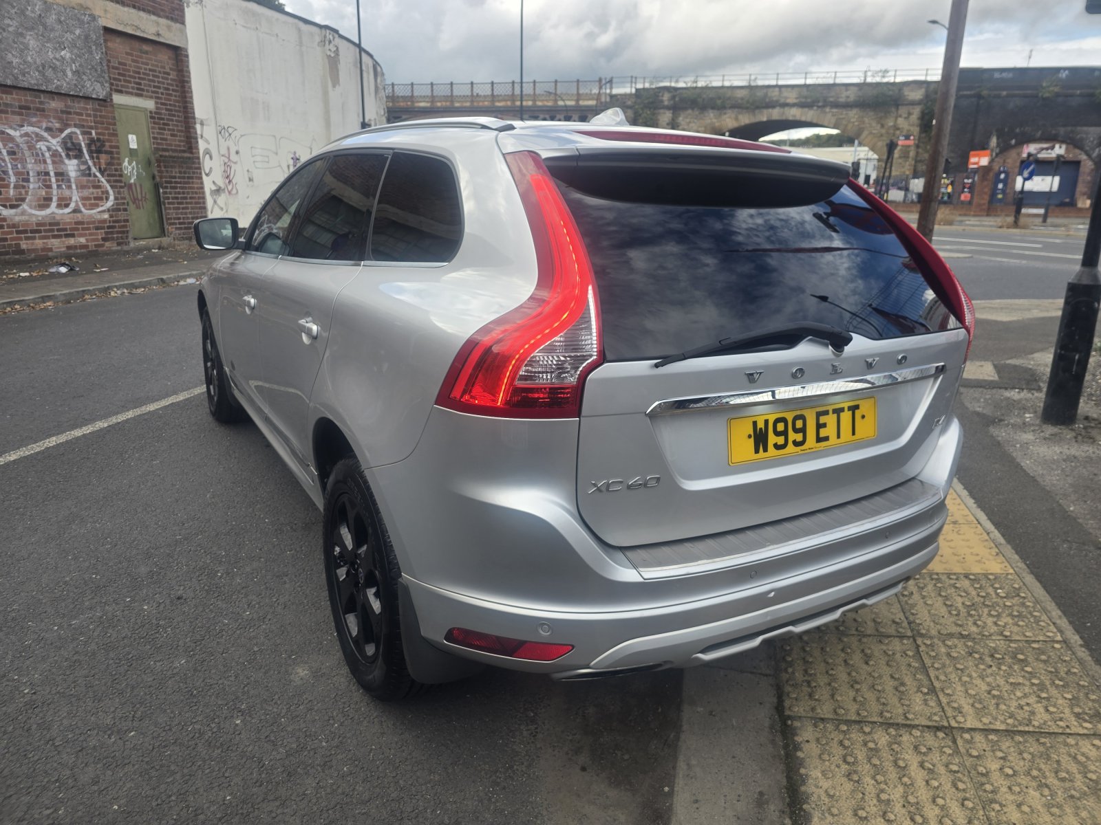 Volvo XC60 - Image 8