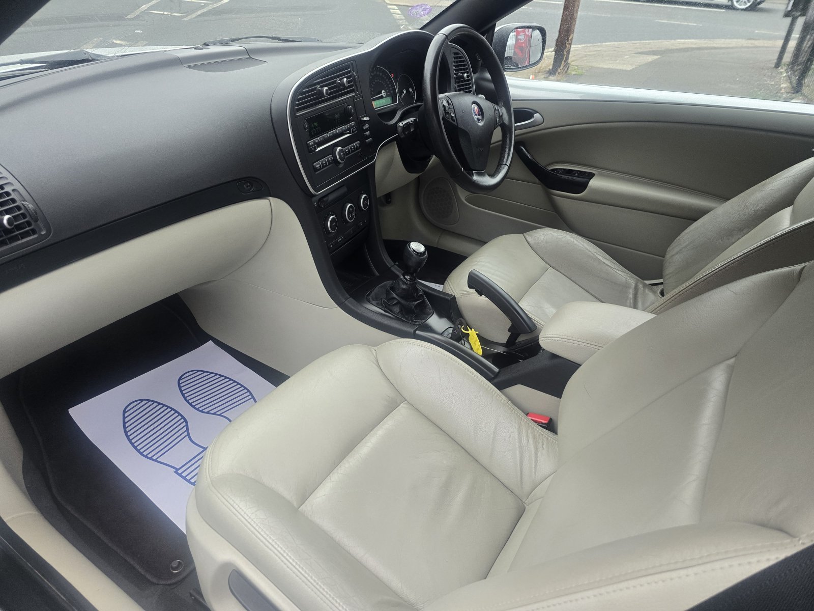 Saab 9-3 - Image 25