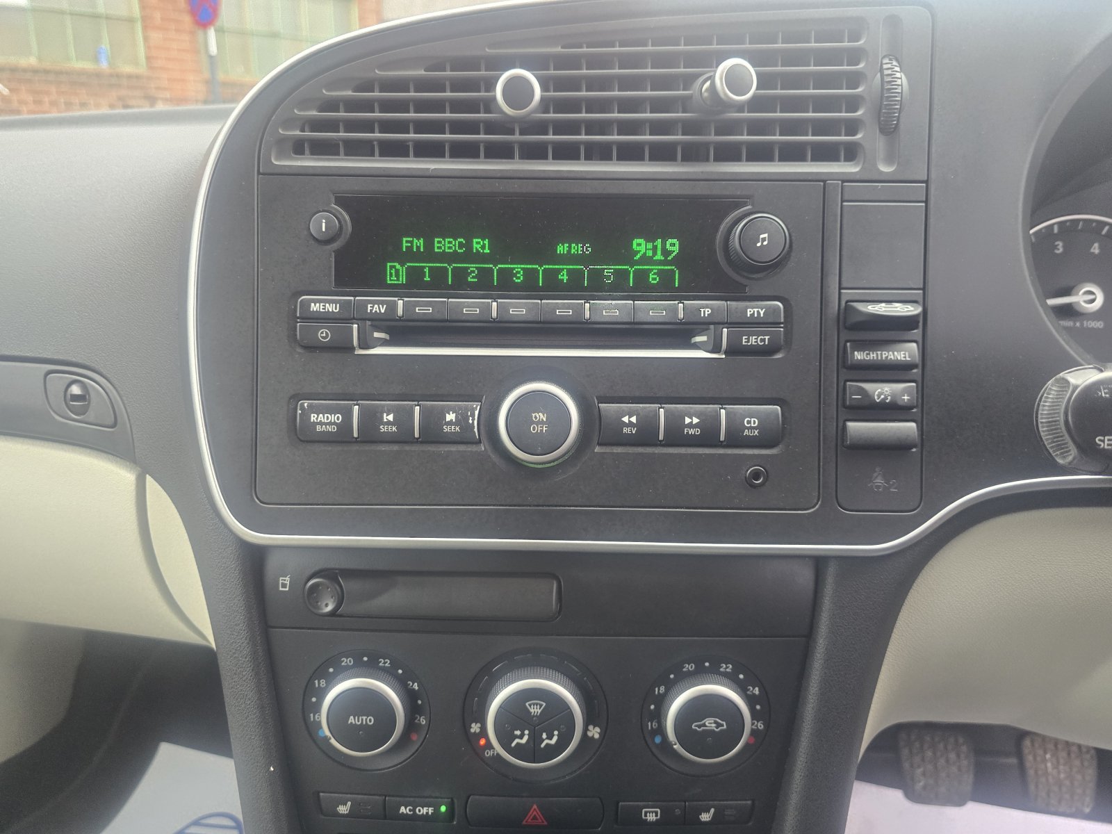 Saab 9-3 - Image 28