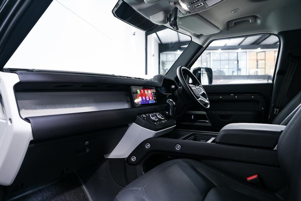 Land Rover Defender 110 - Image 12
