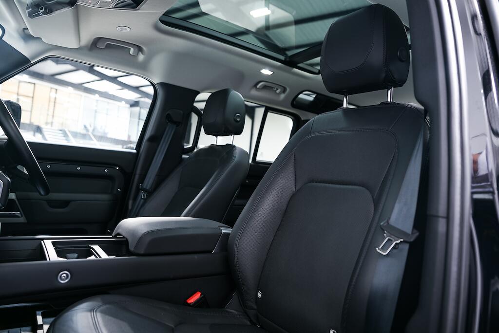 Land Rover Defender 110 - Image 13