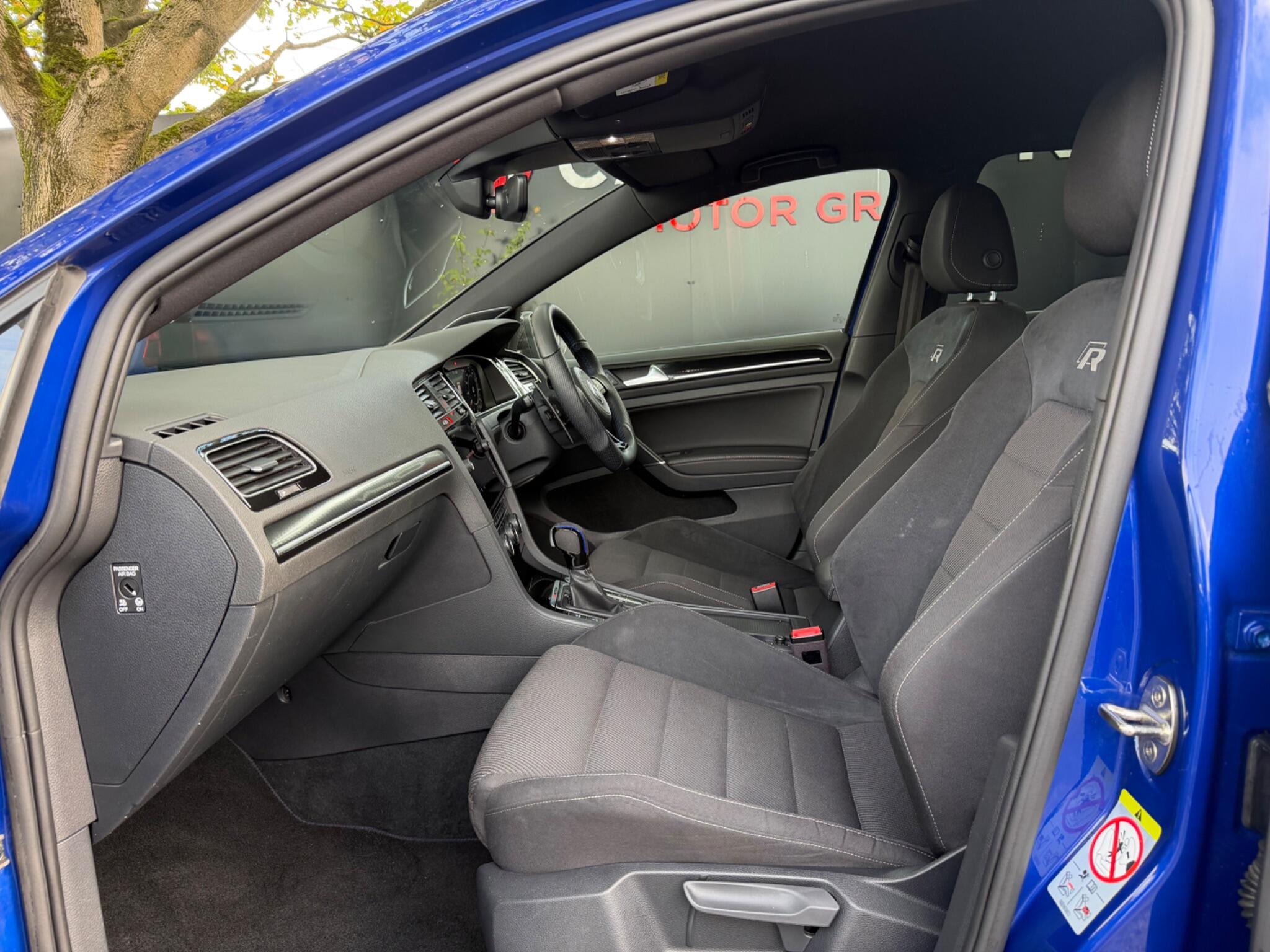 Volkswagen Golf - Image 18