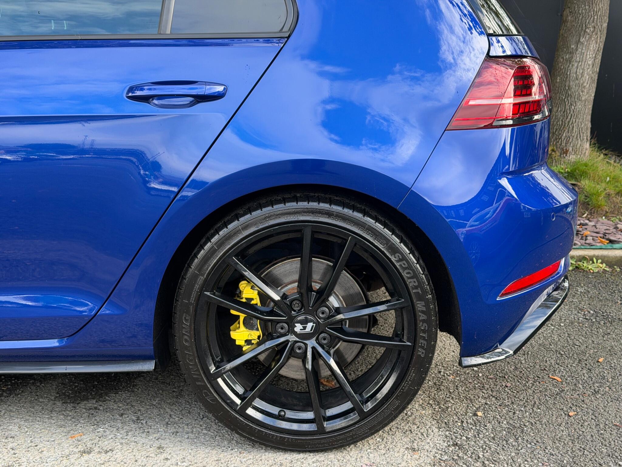 Volkswagen Golf - Image 20