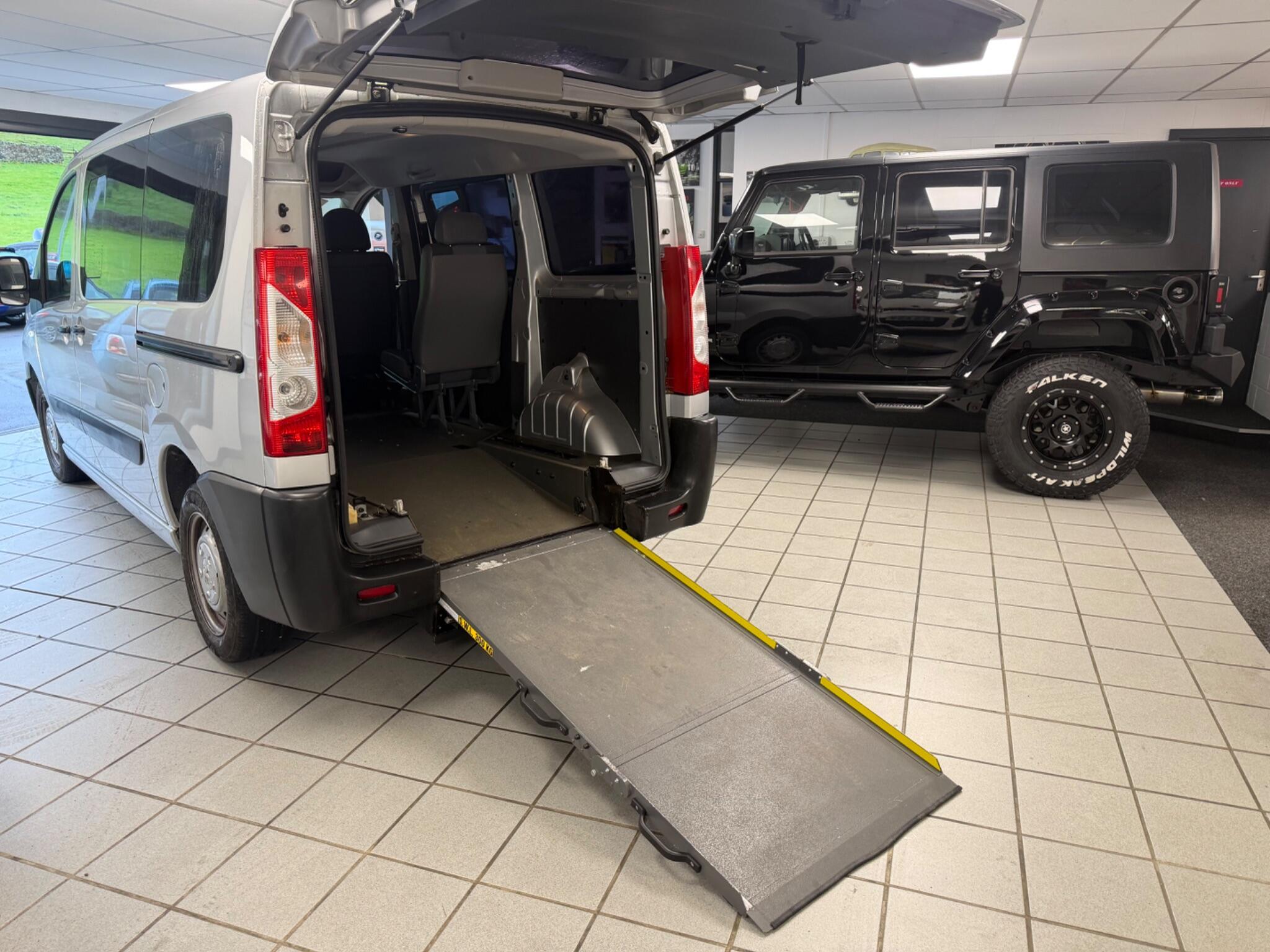 Peugeot Expert Tepee - Image 8