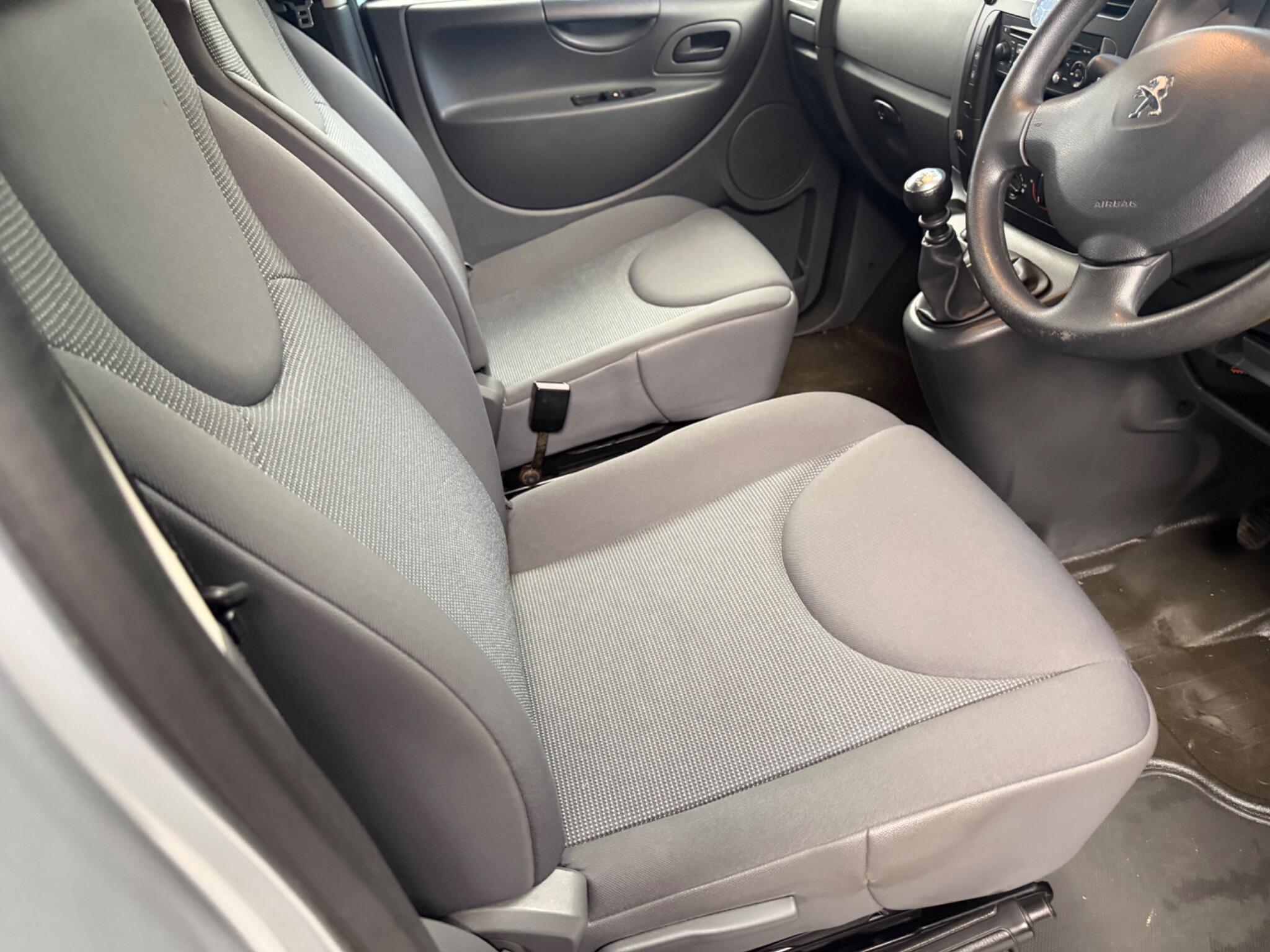 Peugeot Expert Tepee - Image 9