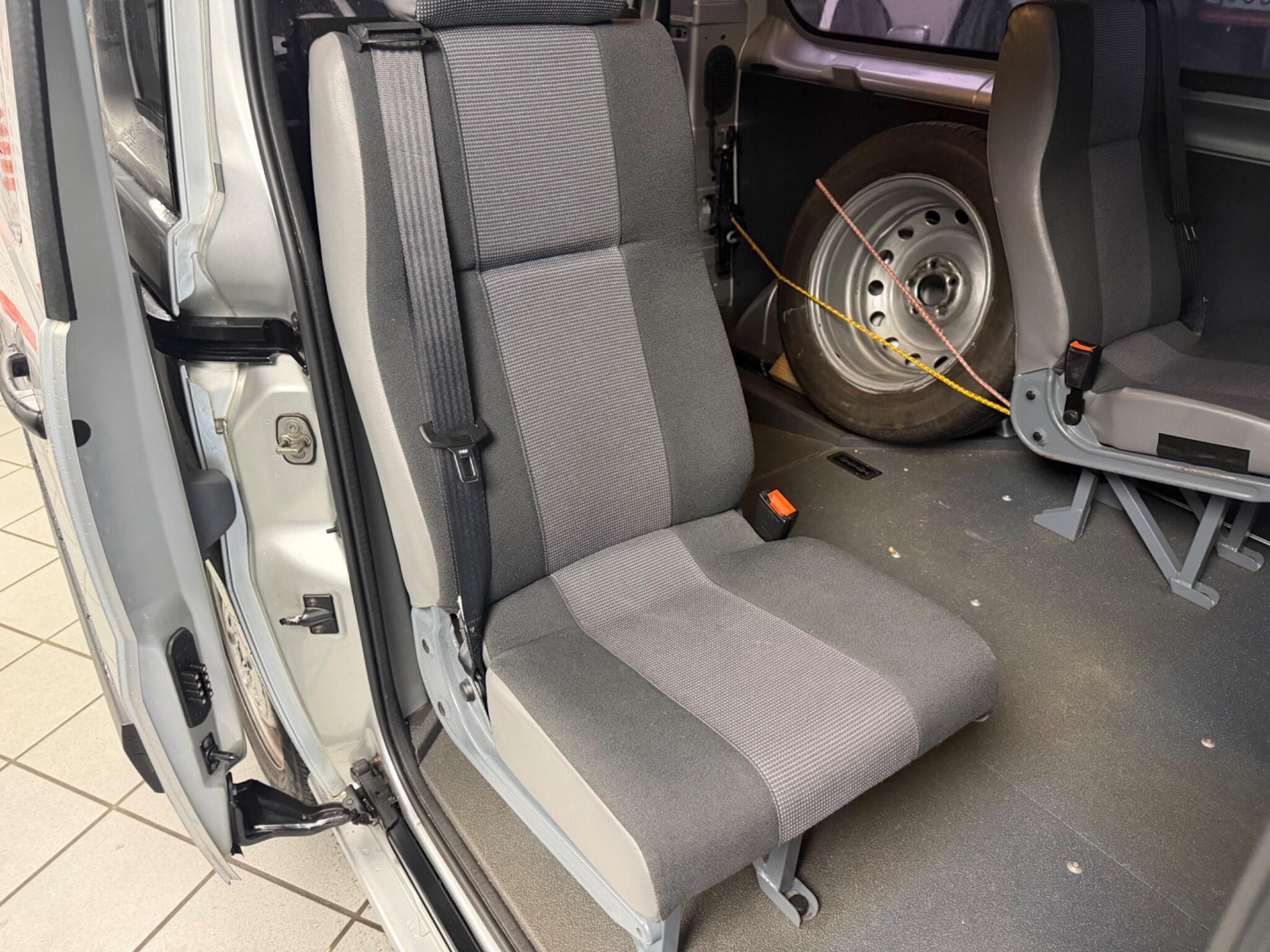 Peugeot Expert Tepee - Image 16