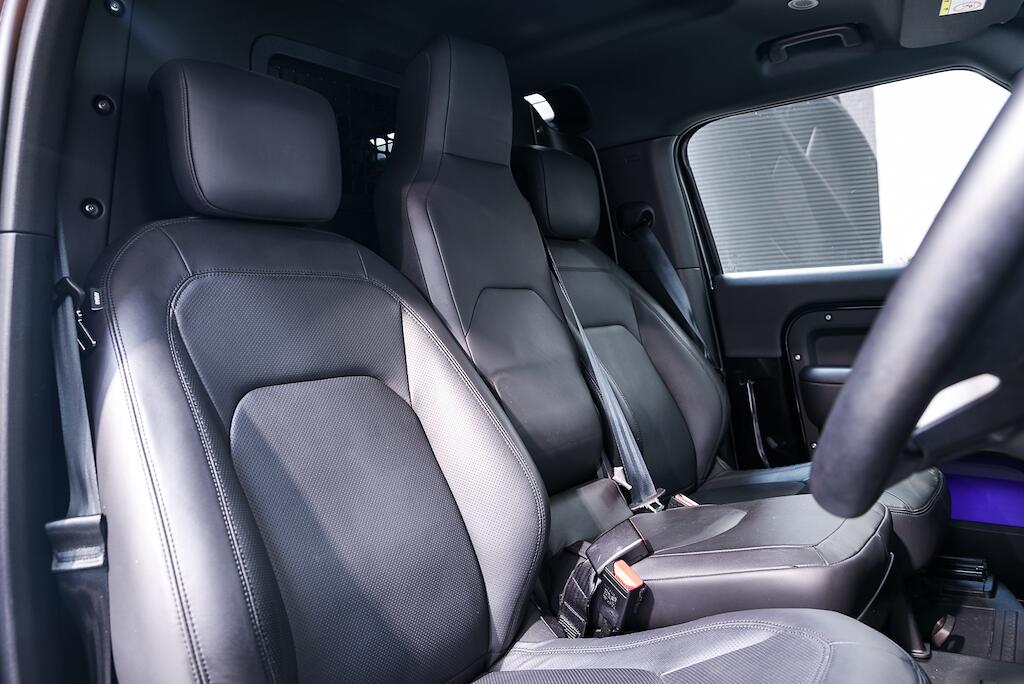 Land Rover Defender 90 - Image 9