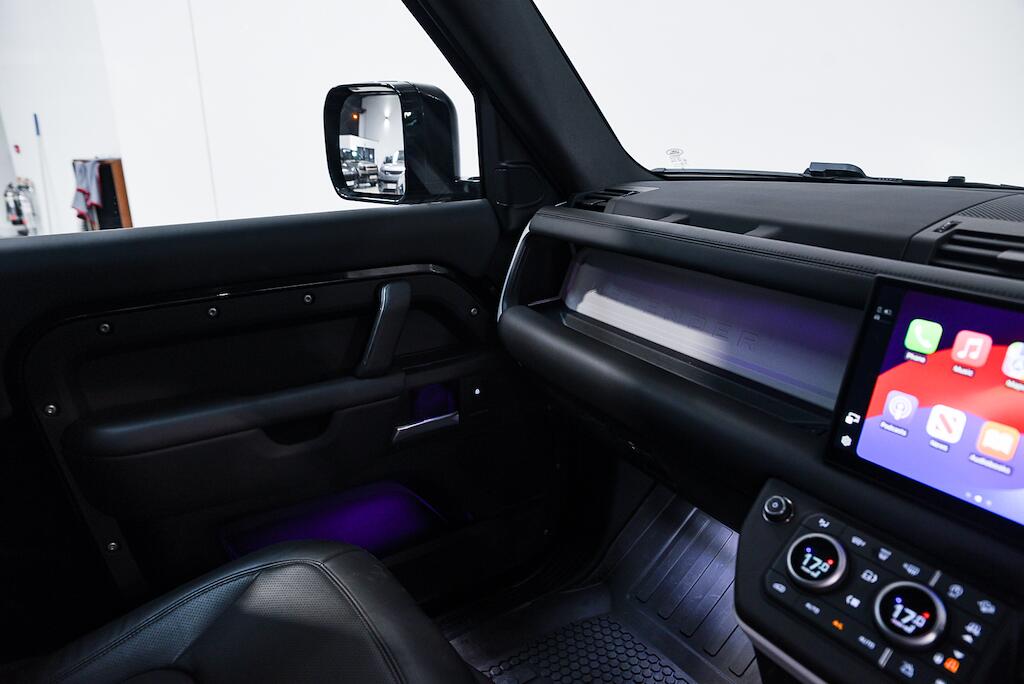 Land Rover Defender 90 - Image 13