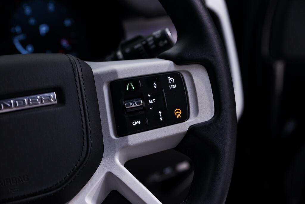 Land Rover Defender 90 - Image 15