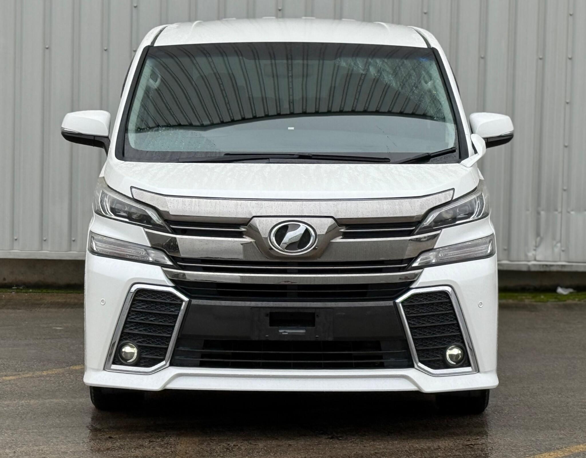 Toyota Vellfire - Image 2