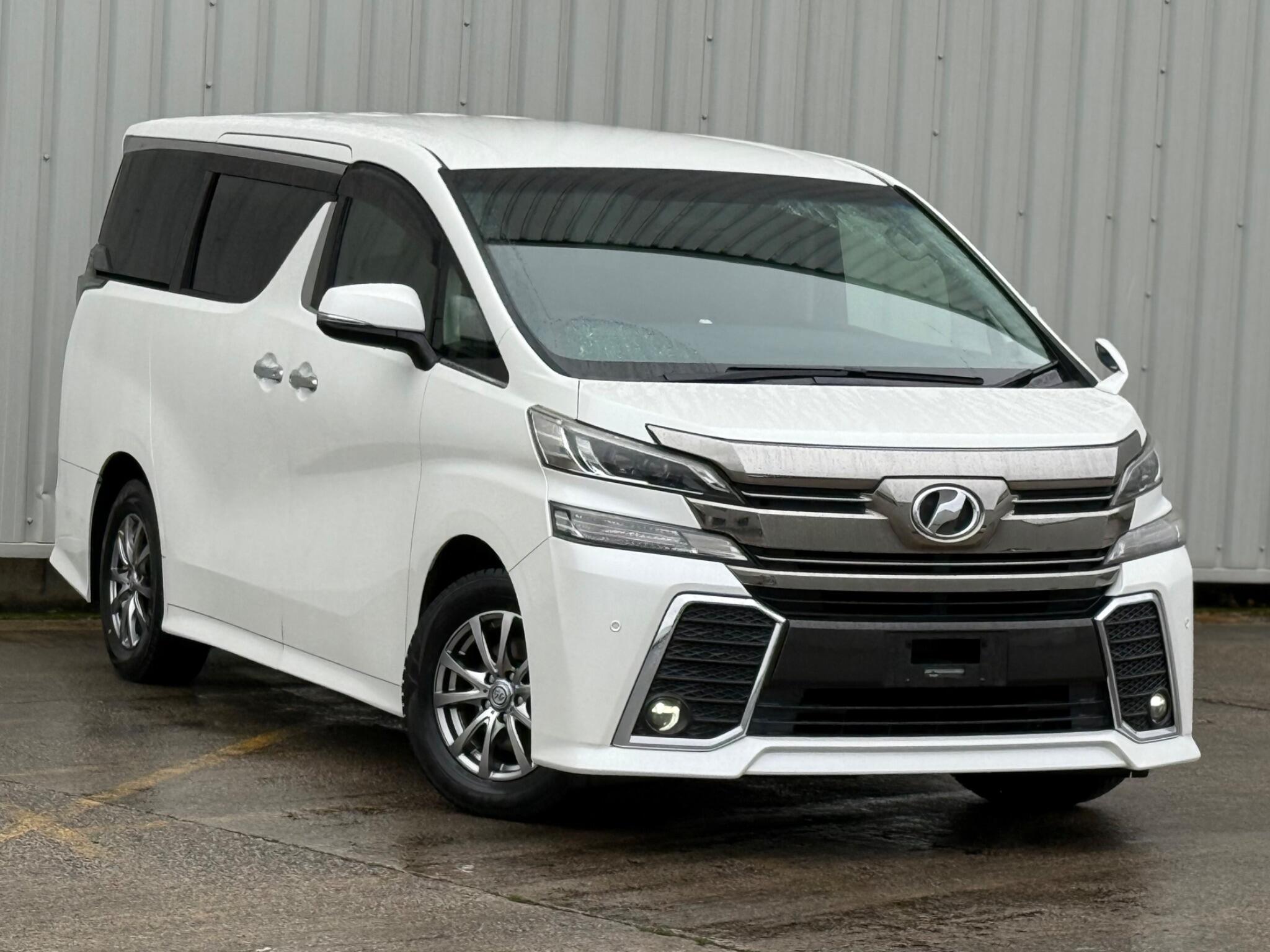 Toyota Vellfire - Image 4