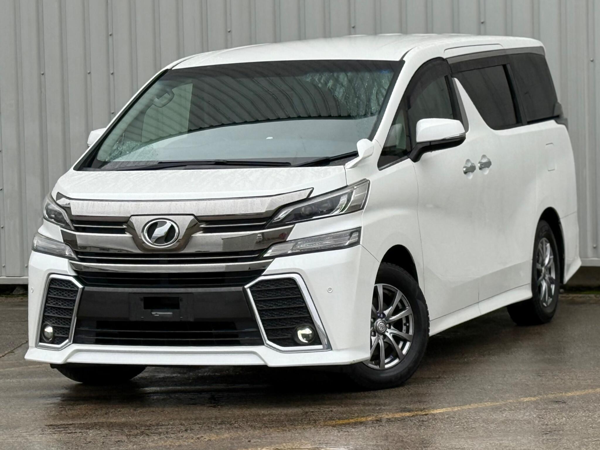 Toyota Vellfire - Image 6