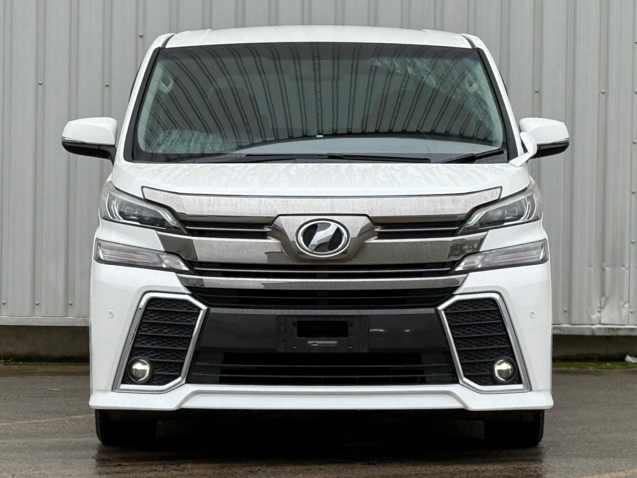 Toyota Vellfire - Image 7