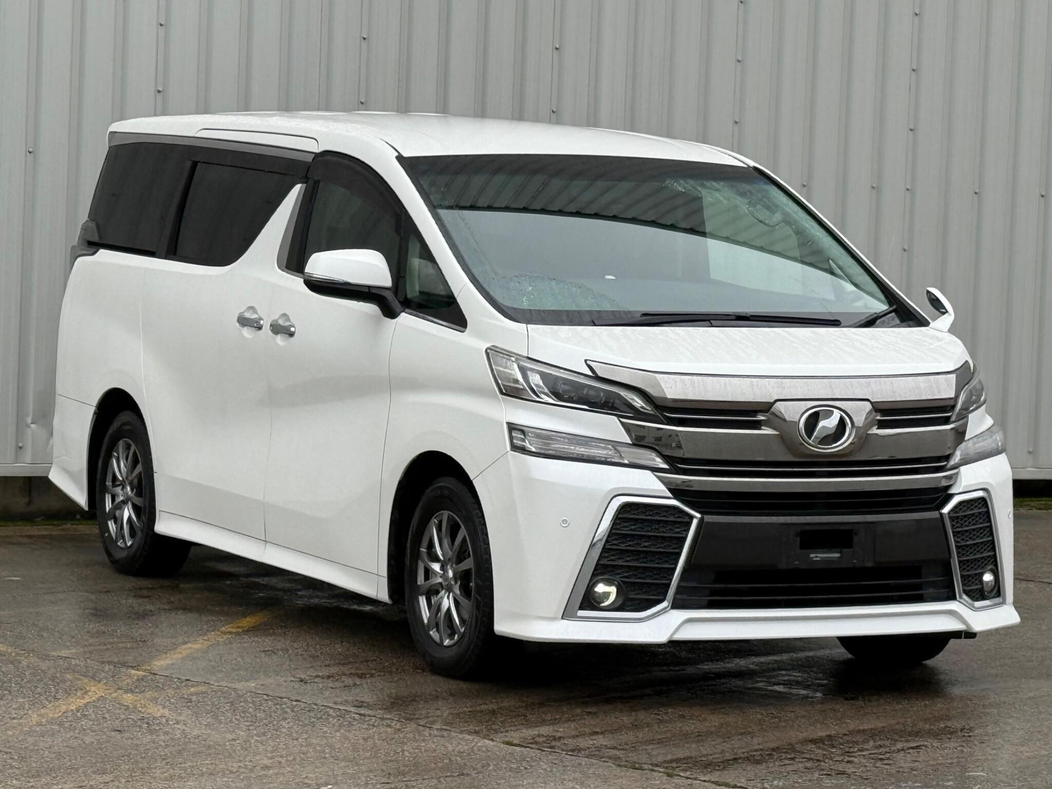 Toyota Vellfire - Image 8
