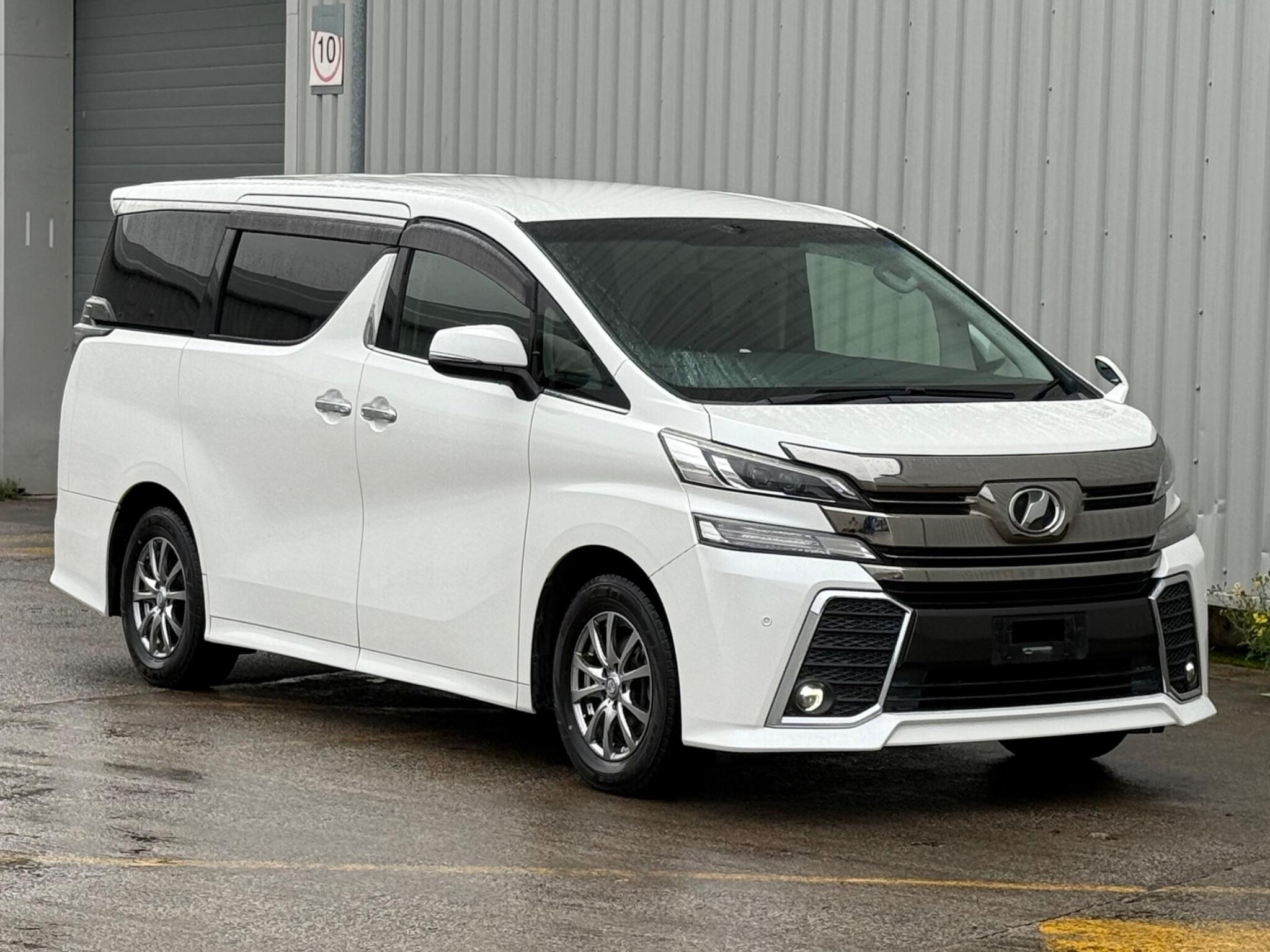 Toyota Vellfire - Image 18