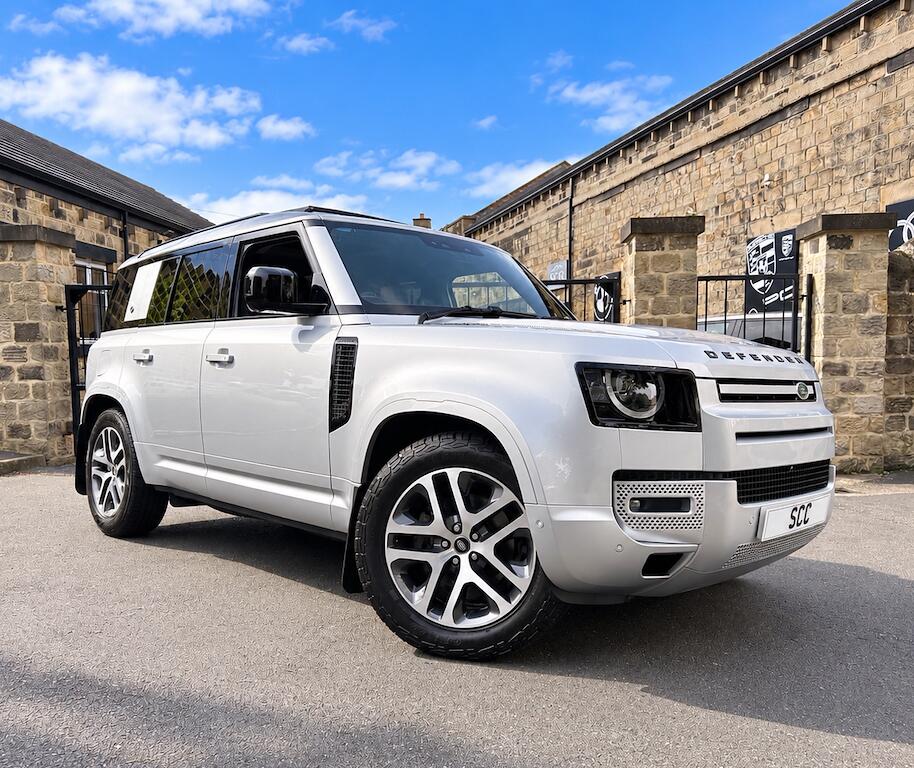 Land Rover Defender 110