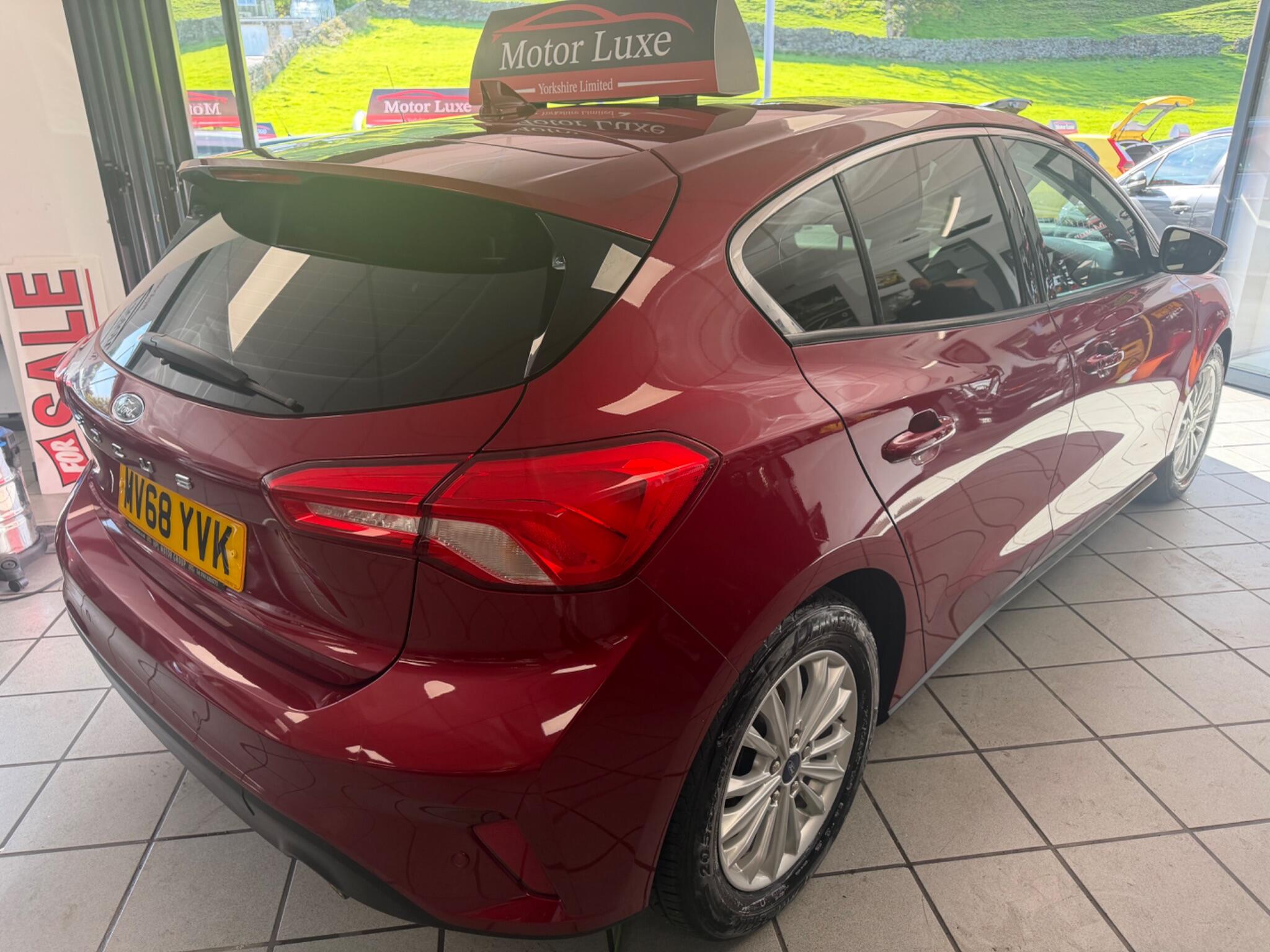 Ford Focus - Image 8