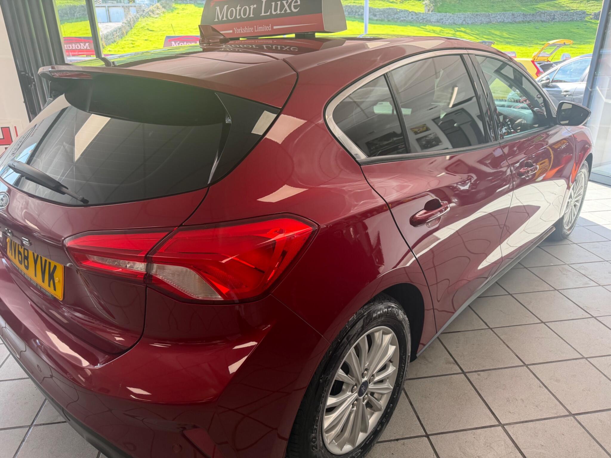 Ford Focus - Image 19